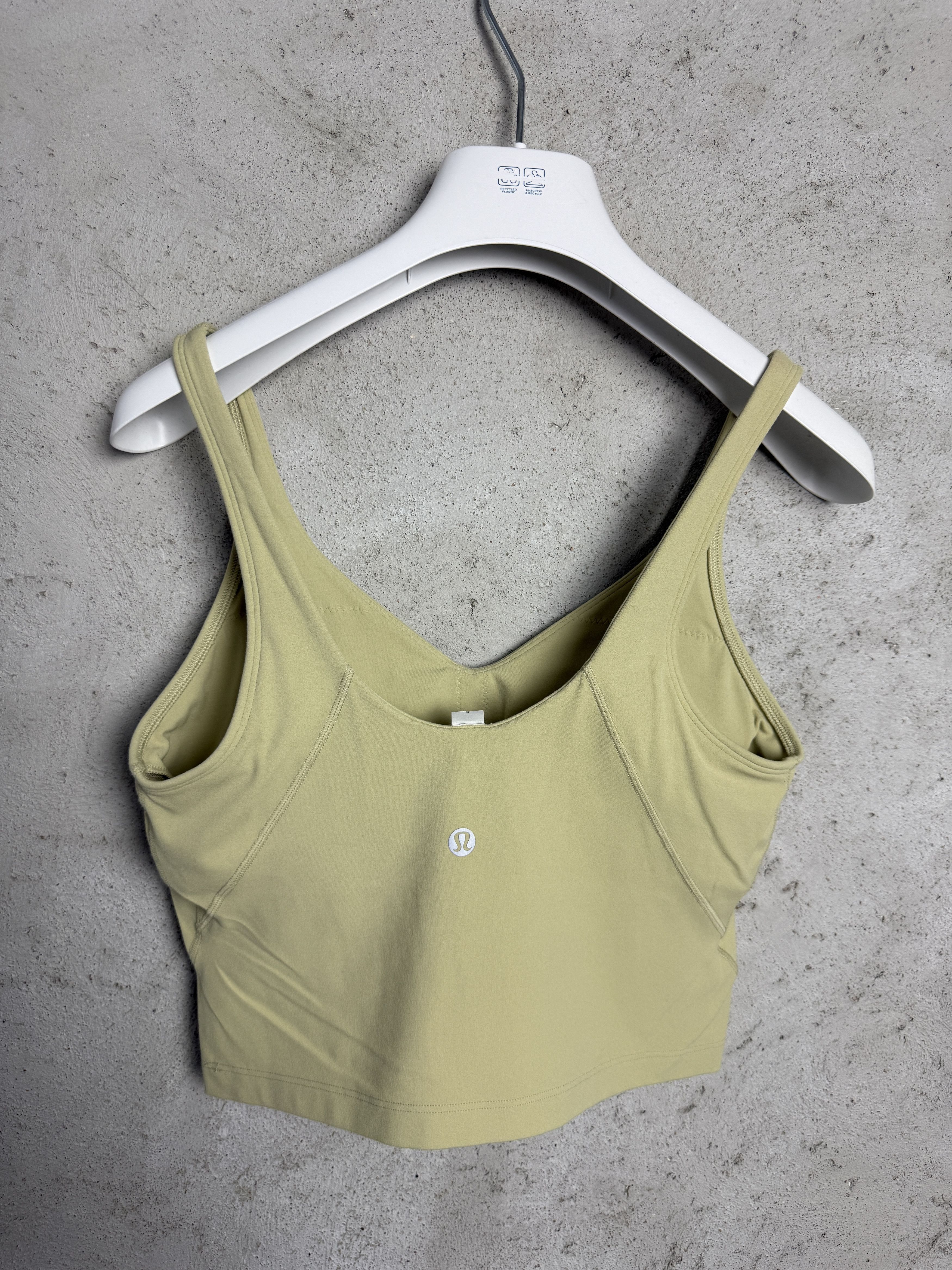 Lululemon Lululemon tank top crop sport bra gym yoga pilates Size M / US 6-8 / IT 42-44 - 1 Thumbnail