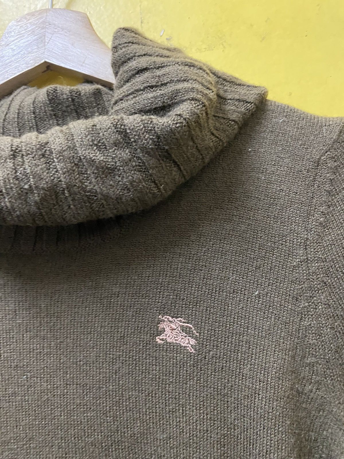 Burberry Burberry knit Shirt Small Logo Green Colour Size S / US 4 / IT 40 - 3 Thumbnail