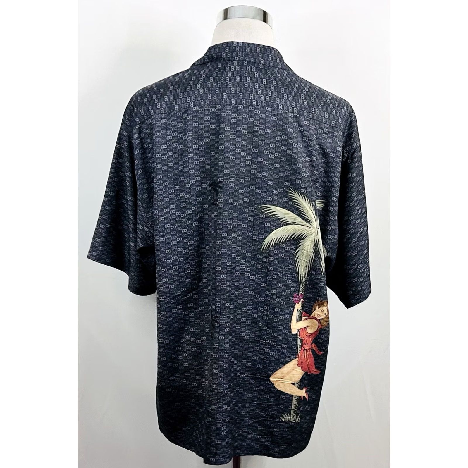 Tommy Bahama Tommy Bahama Shirt Mens Large 100% Silk Hawaiian Aloha Short Sleeve Button-Up Black Gray Size US L / EU 52-54 / 3 - 5 Thumbnail
