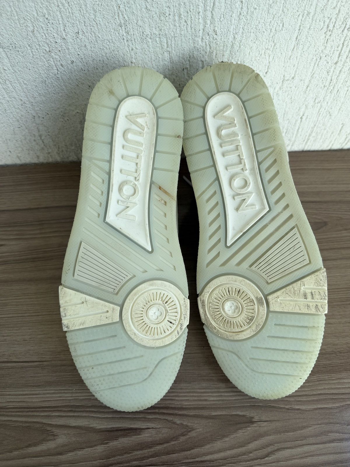 Louis Vuitton lv trainers by Virgil Abloh Size US 9 / EU 42 - 14 Thumbnail