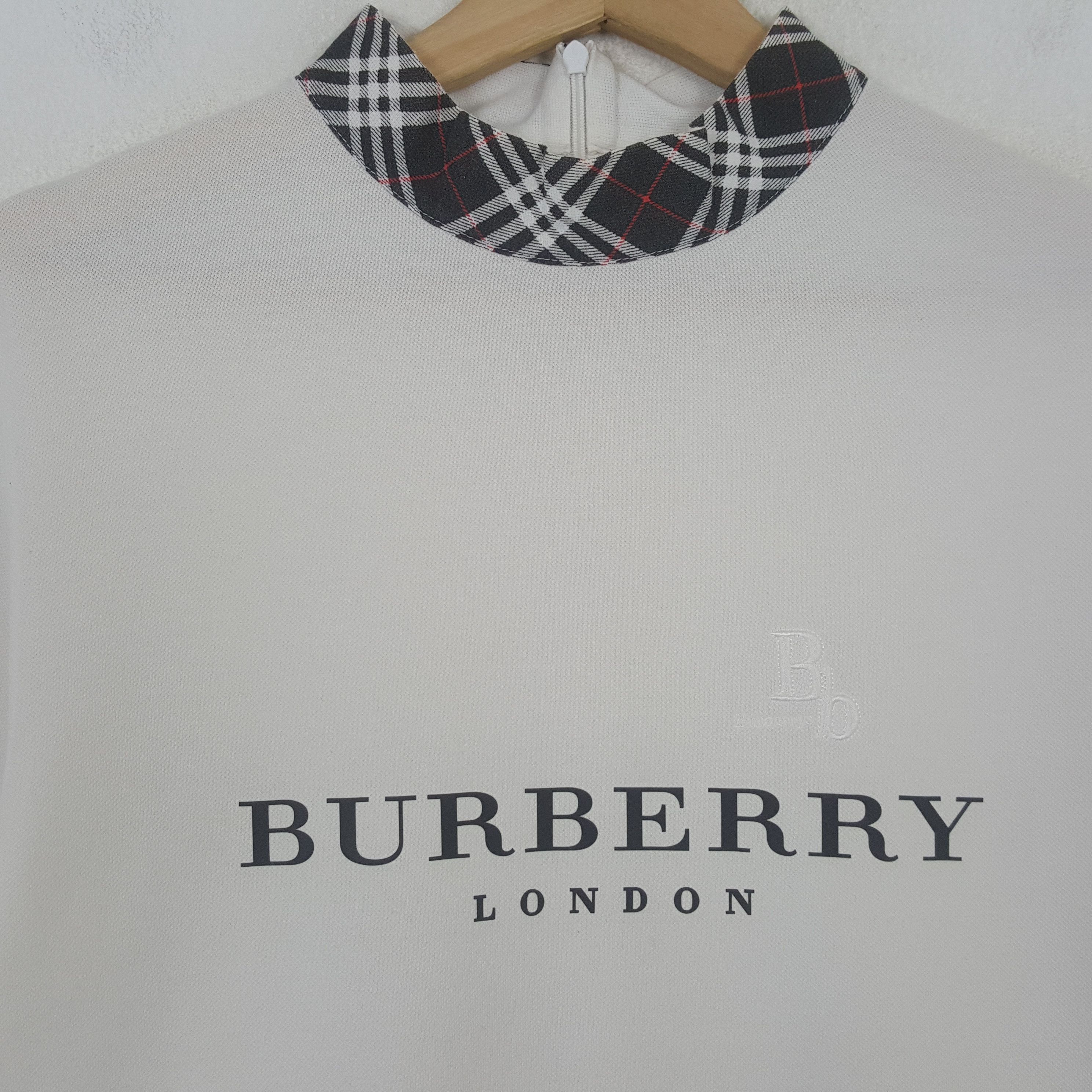 Burberry × Vintage Vintage BURBERRYS Fashion Brand T-shirt C285N4 Size US M / EU 48-50 / 2 - 2 Thumbnail