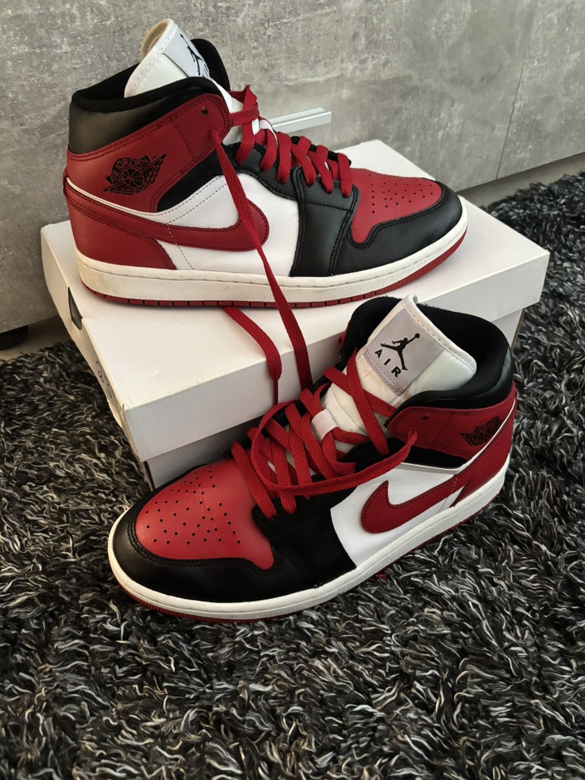 Jordan Brand × Nike Nike jordan mid high Size US 9.5 / IT 39.5 - 1 Thumbnail