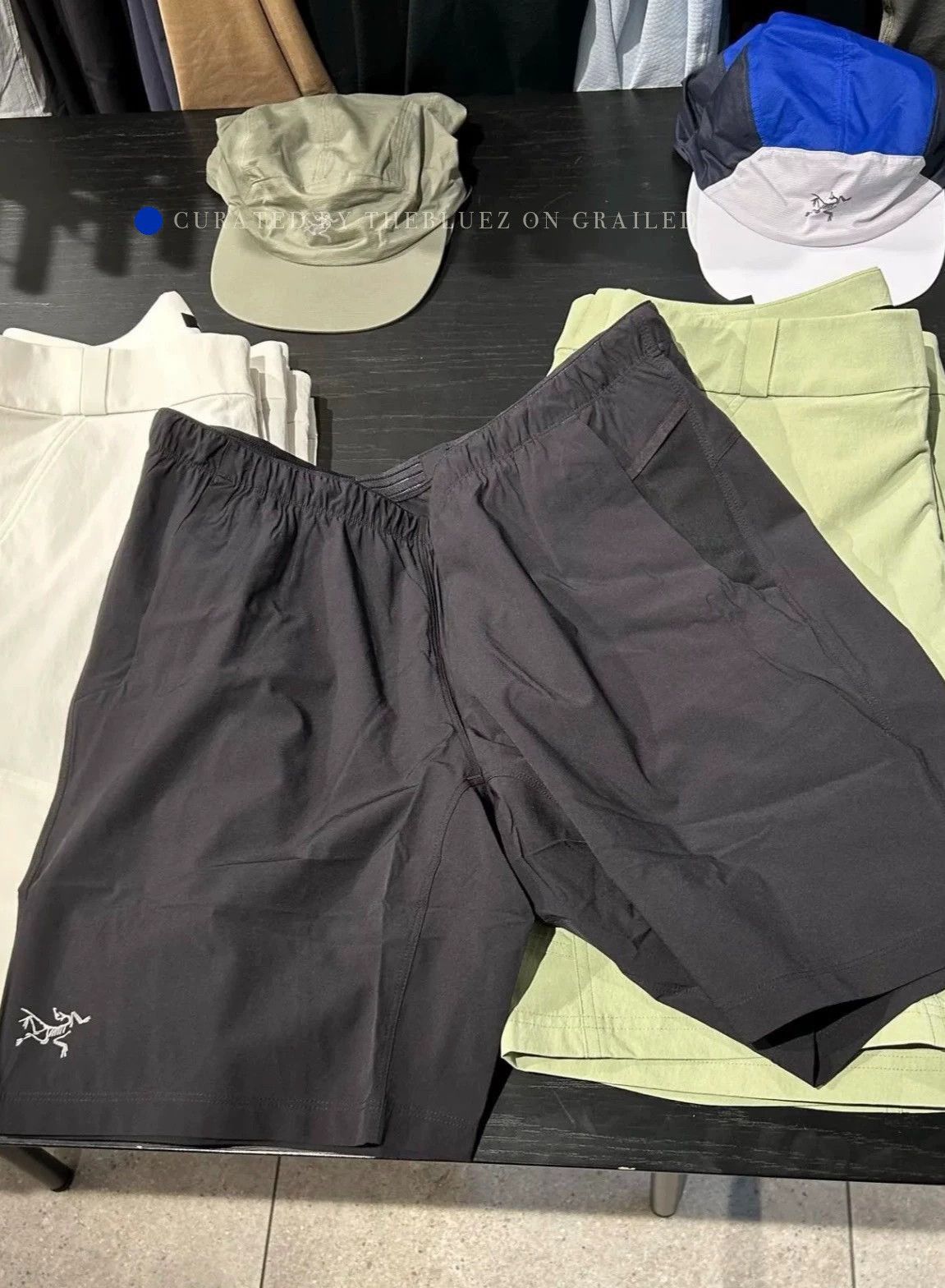 Arc'teryx Lightweight Black Performance Shorts Size US 32 / EU 48 - 1 Thumbnail