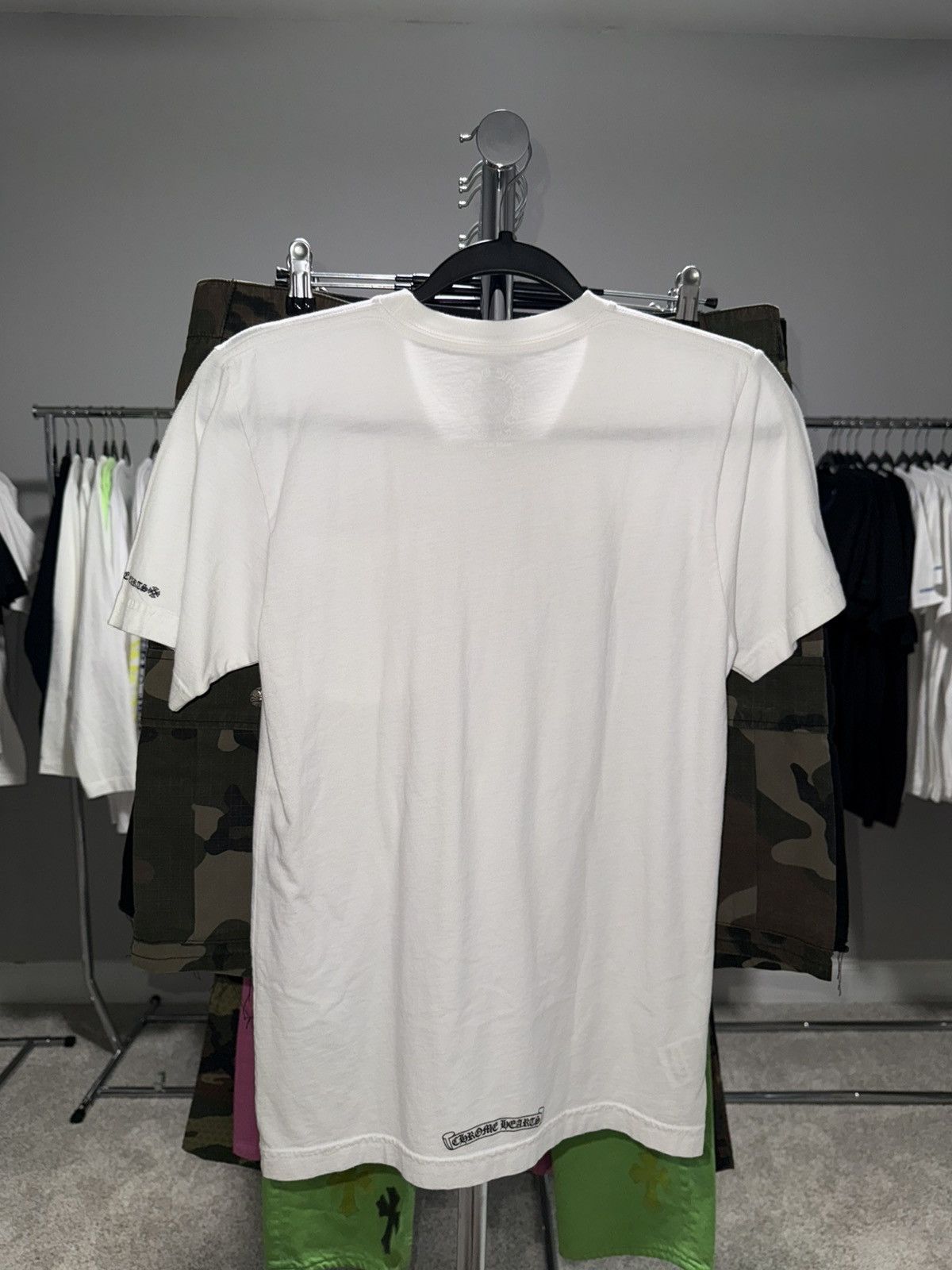 Chrome Hearts Chrome Hearts White Neck Scroll Logo S/s Size US S / EU 44-46 / 1 - 2 Thumbnail