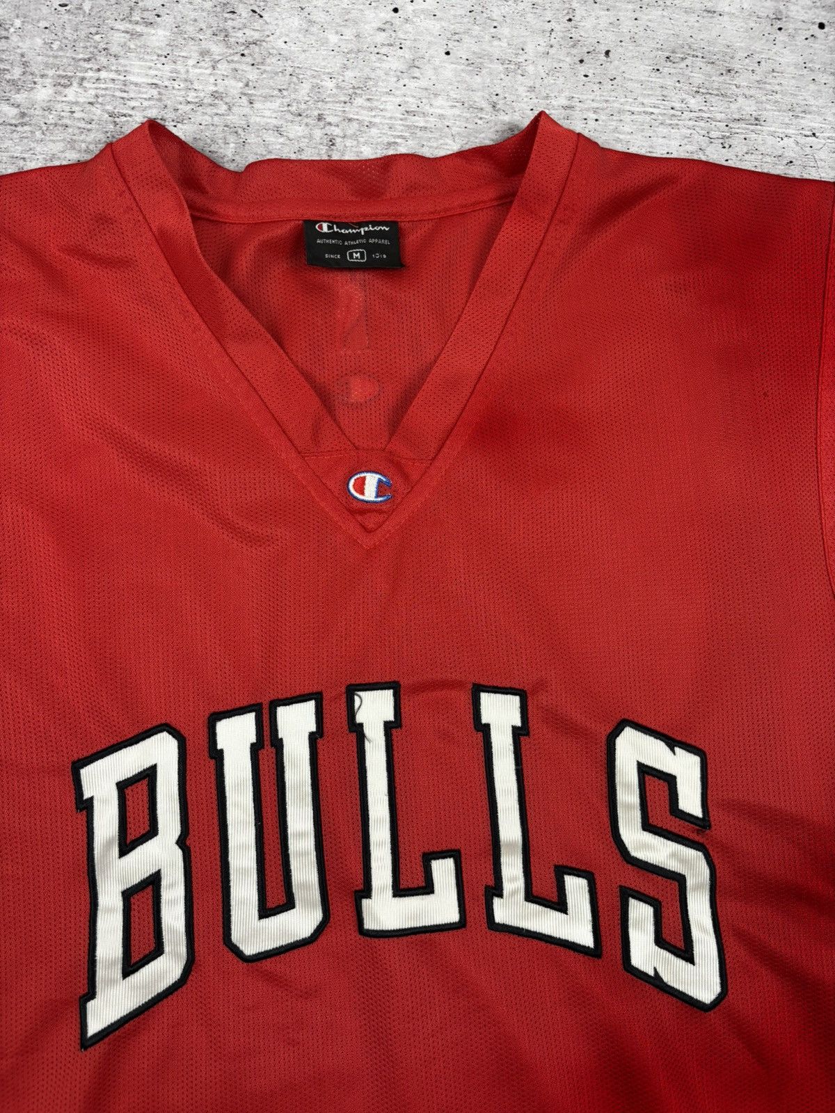Champion Chicago Bulls Champion NBA training jersey size M Size US M / EU 48-50 / 2 - 2 Thumbnail