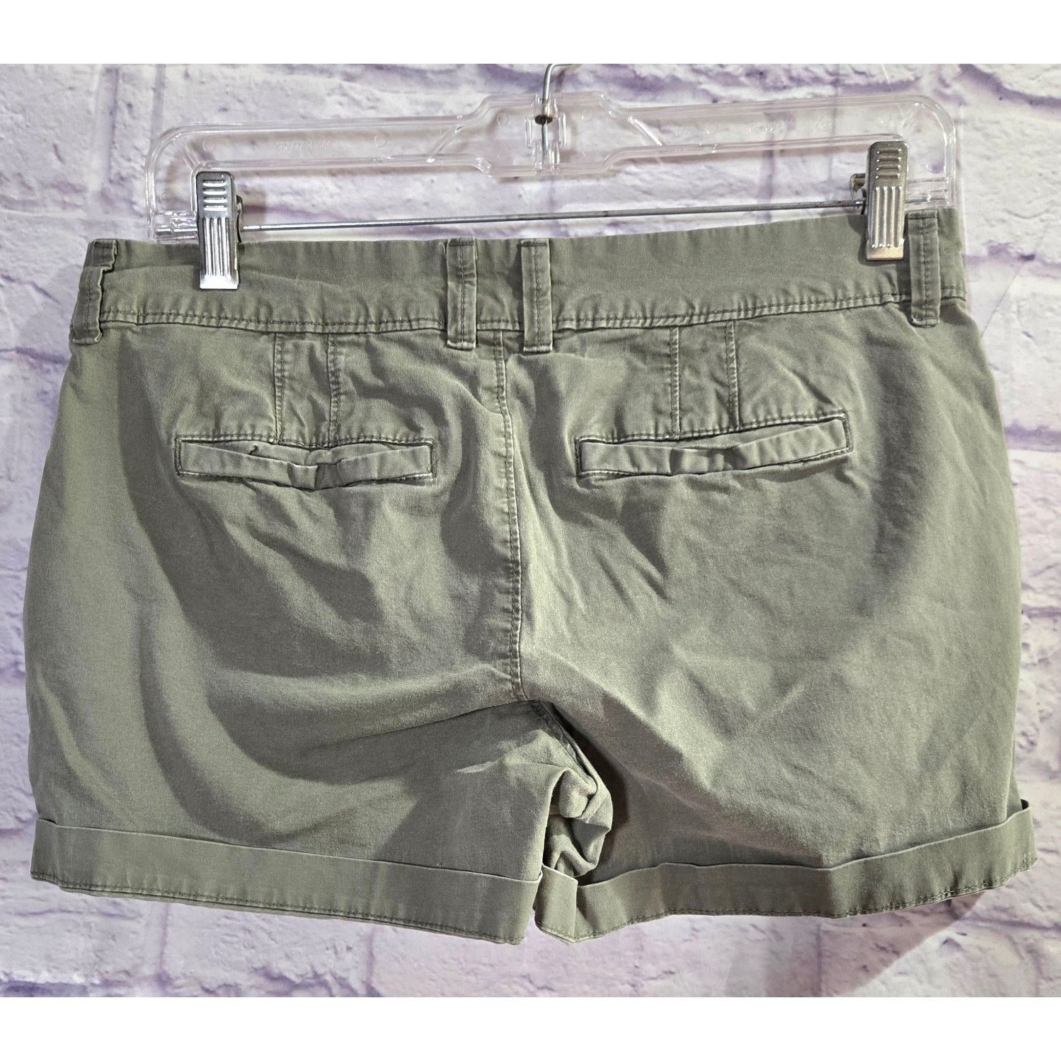 Old Navy Old Navy Army Green Chino Shorts 2 Slashed Pockets Stretch Size 26" / US 2 / IT 38 - 2 Thumbnail