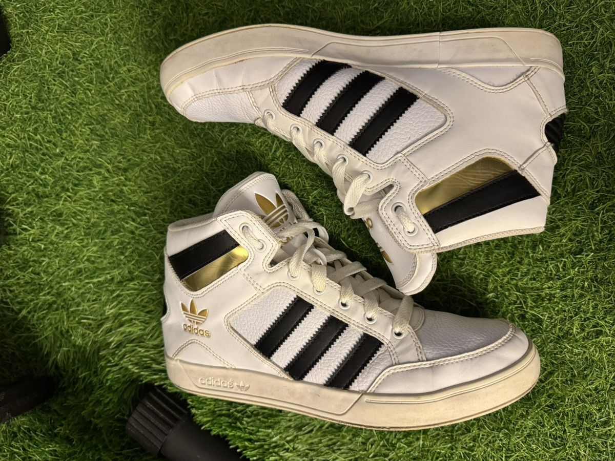 Adidas Adidas Hard Court High White Black Gold Sneakers Size US 9 / EU 42 - 7 Thumbnail
