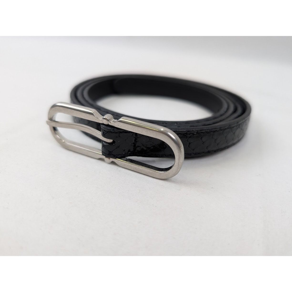 Saint Laurent Paris o1rshd1 Size: 100 / Embossed Leather Buckle Belt in Black Size 40 - 3 Thumbnail
