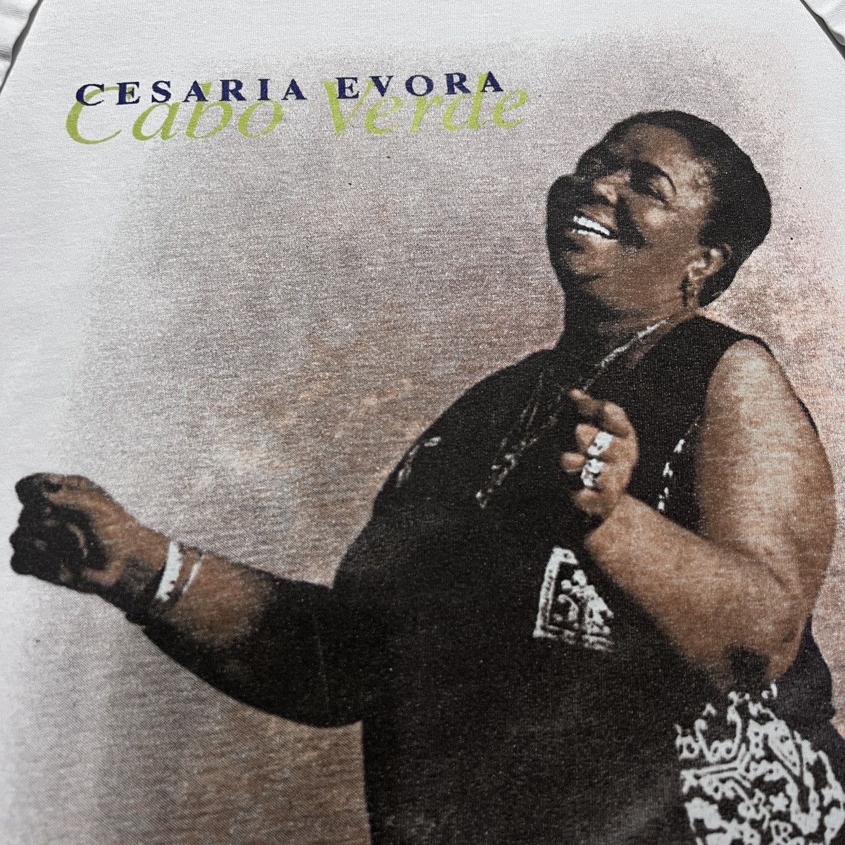 Band Tees Rare Vintage 90s Cesaria Evora Tee Diva Coladeira folk morna Size US L / EU 52-54 / 3 - 3 Thumbnail
