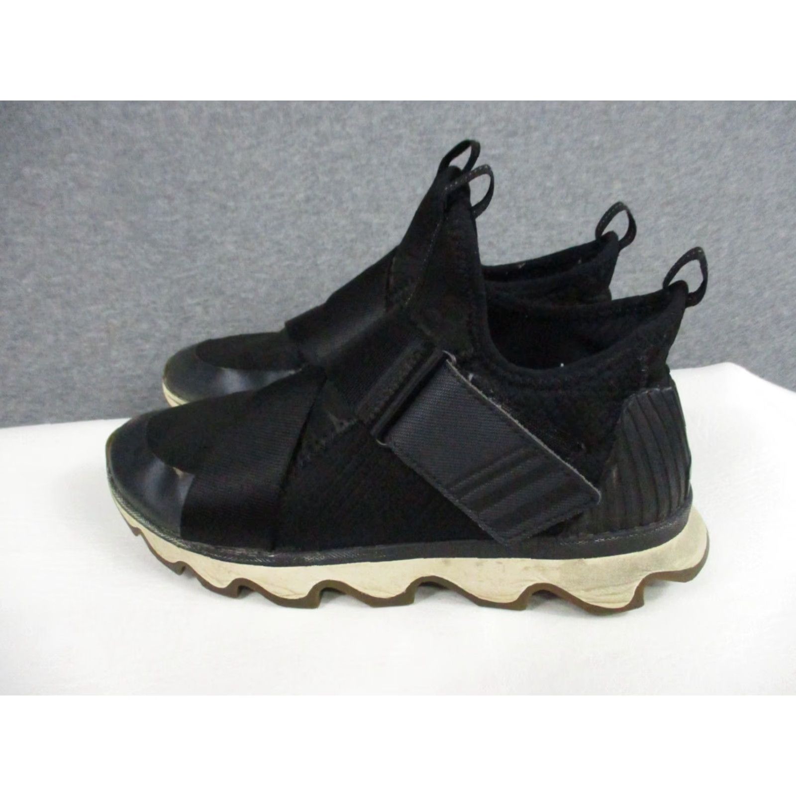 SOREL Sorel Women 7.5 M Kinetic Sneak Knit Black Sneaker Scalloped Sole Stretch Strap Size US 8 / IT 38 - 3 Thumbnail