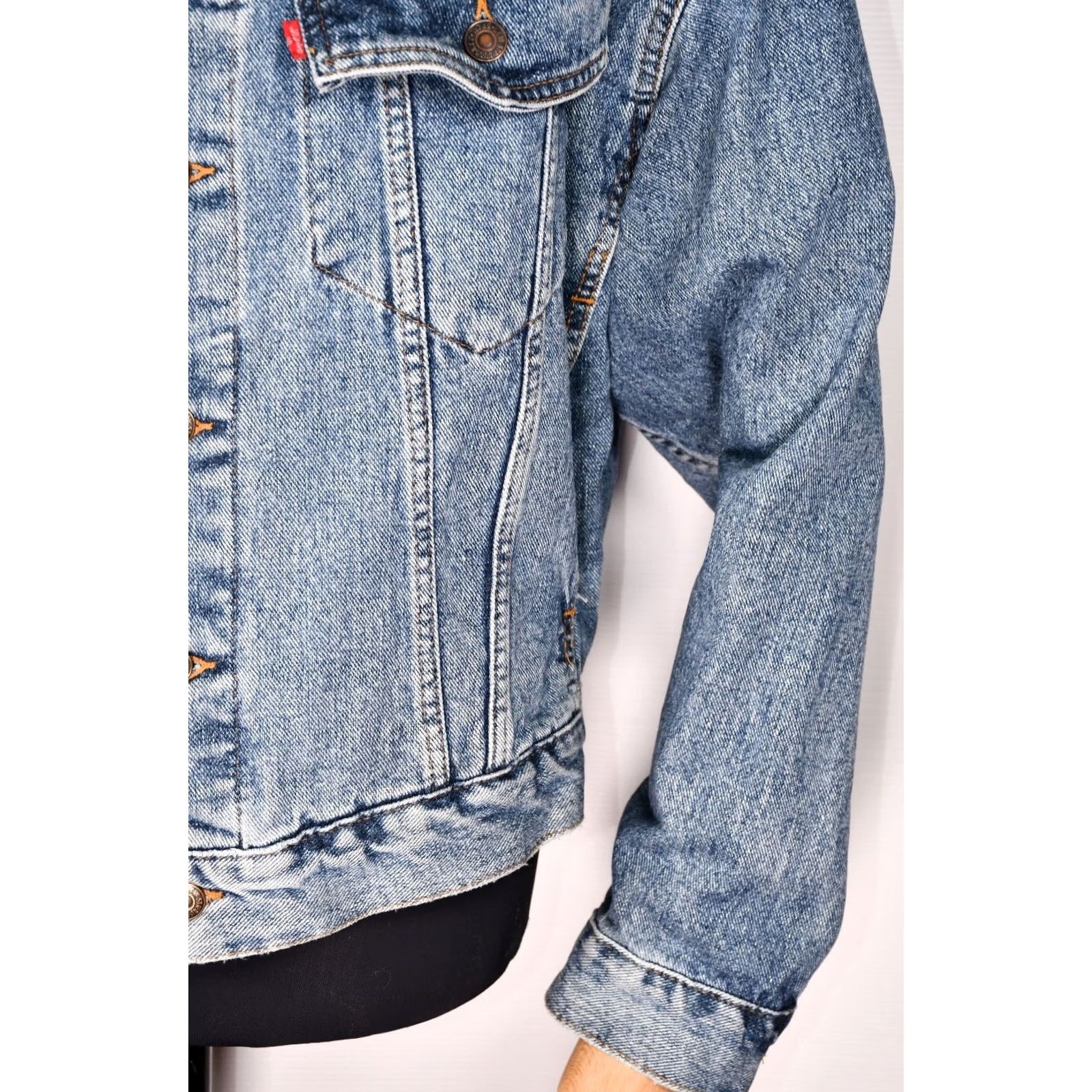 Levi's VINTAGE Levi's Trucker Jacket Denim Button Men's M 70598 4891 Blue Cotton Classic 100% Denim Jeans Coat Size US M / EU 48-50 / 2 - 7 Thumbnail