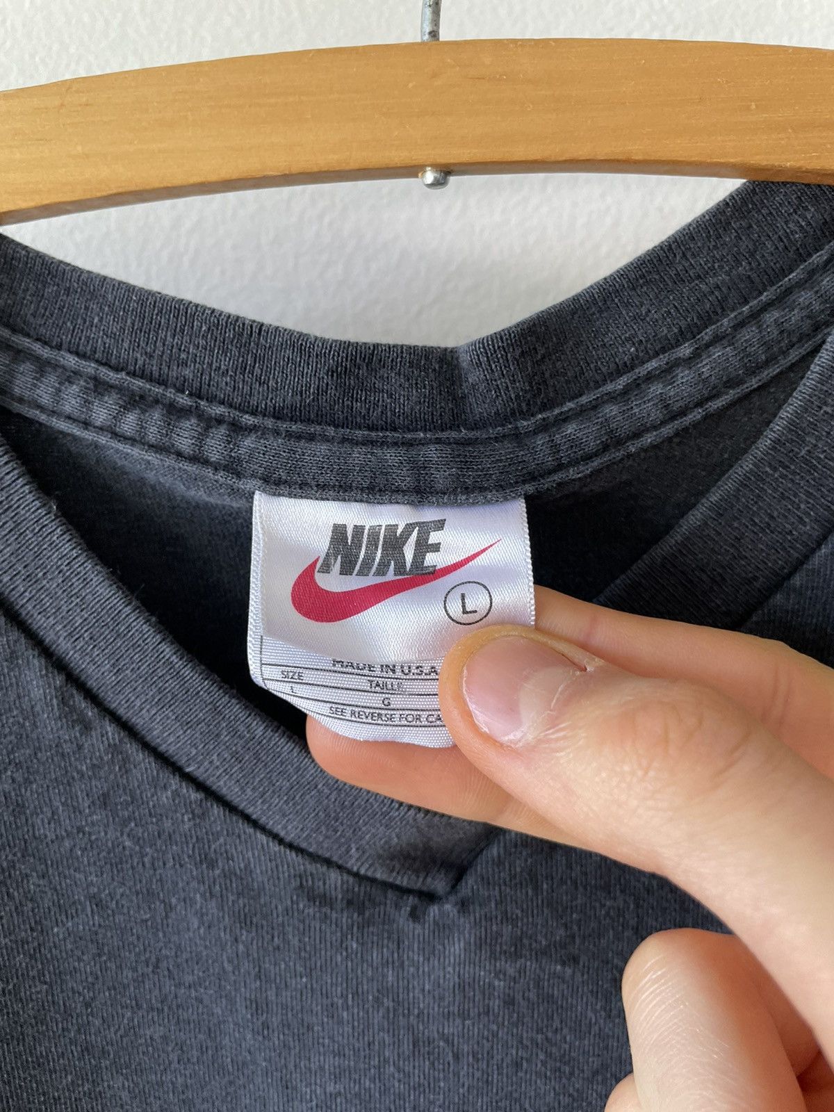 Vintage Vintage 90s Nike V-Neck Boxy tee Size US L / EU 52-54 / 3 - 3 Thumbnail