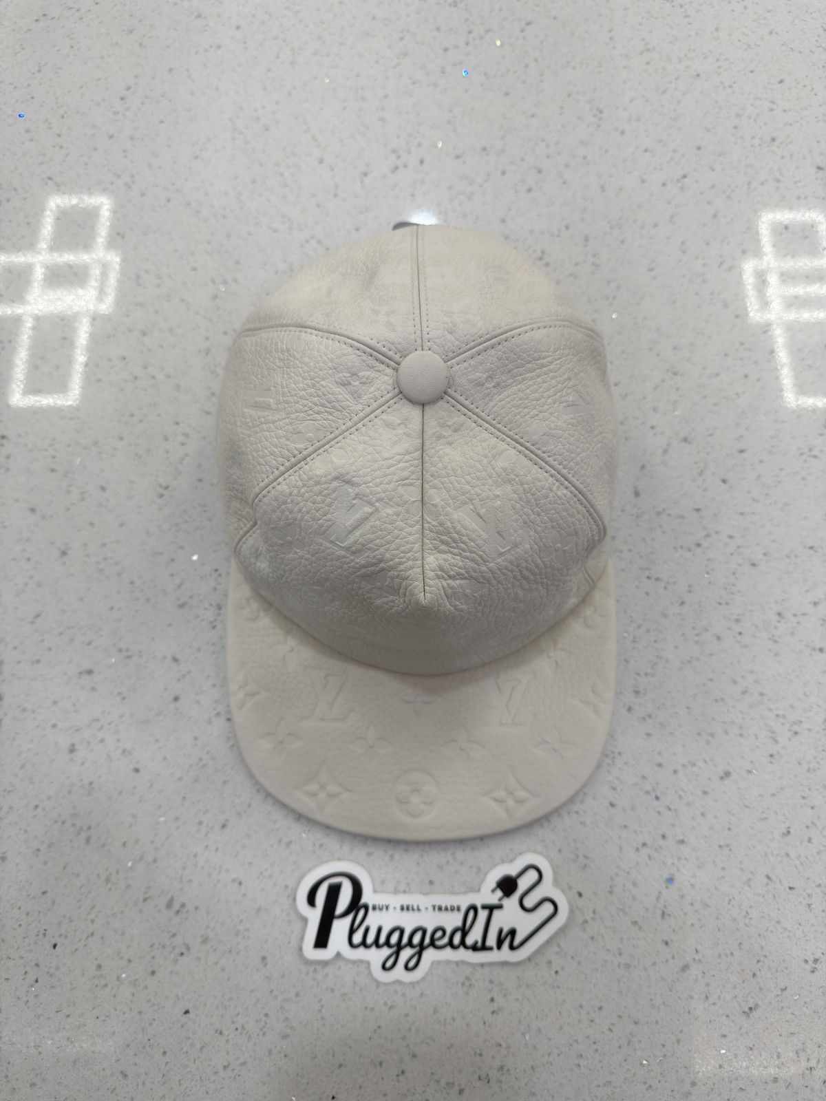 Louis Vuitton Louis Vuitton White Taurillon Monogram Hat Size ONE SIZE - 5 Thumbnail