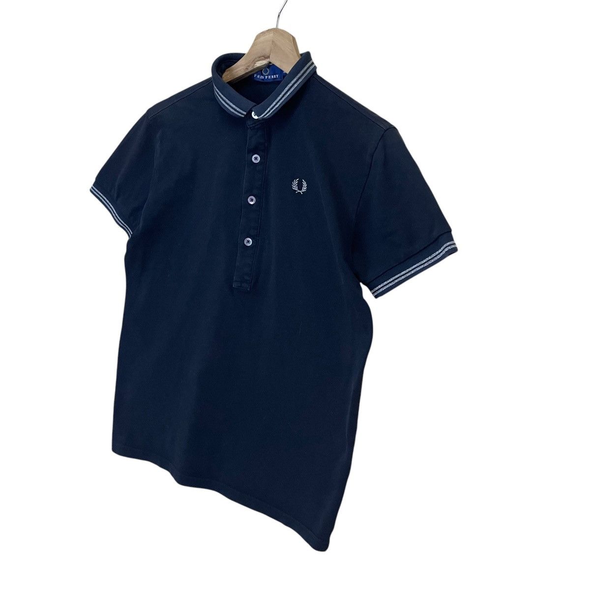 Fred Perry × Japanese Brand × Vintage Vintage 90s Fred Perry Small Logo Collar Shirts For Women Size S / US 4 / IT 40 - 3 Thumbnail