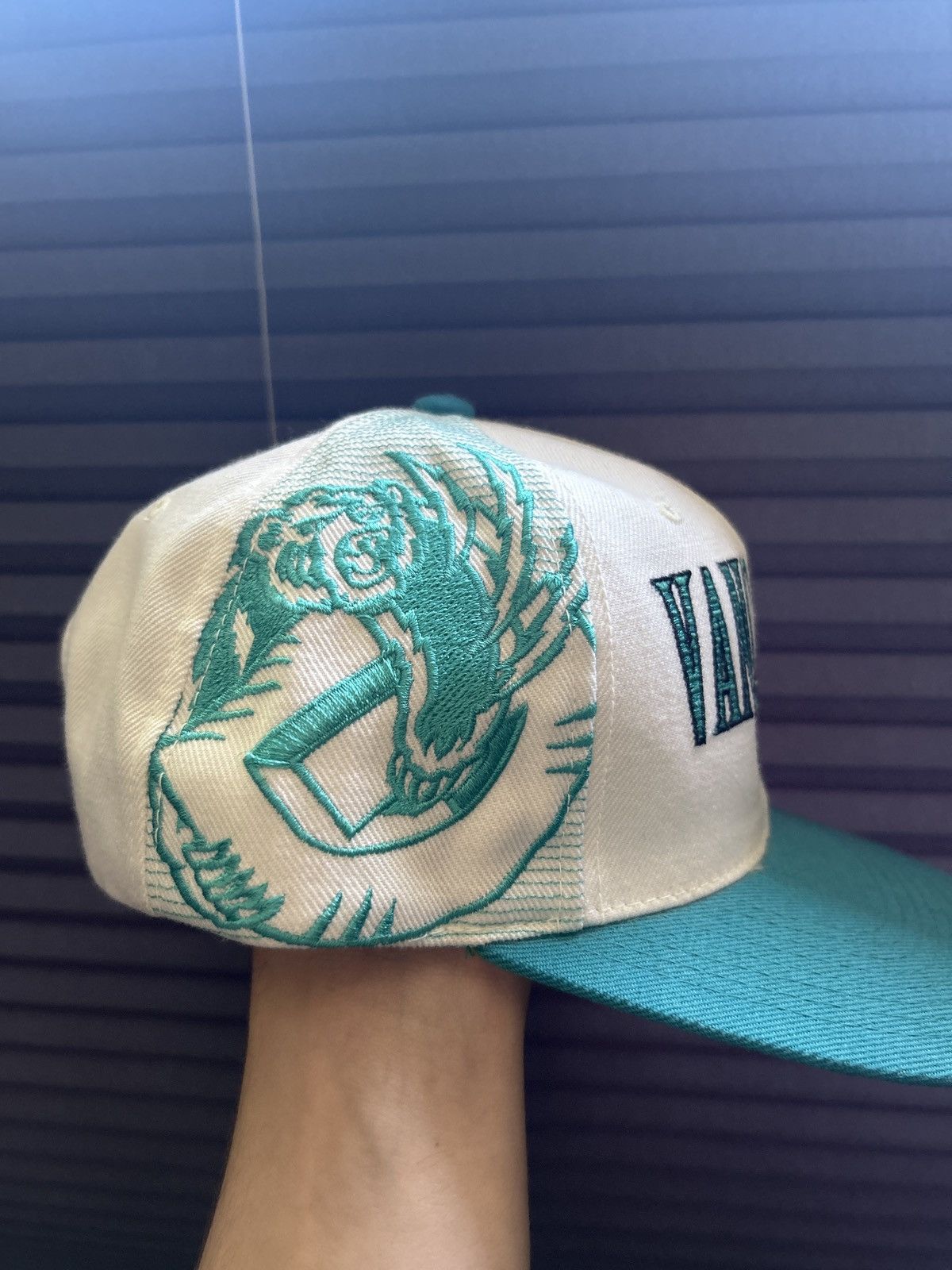 Sports Specialties Vancouver grizzlies SnapBack Size ONE SIZE - 6 Thumbnail