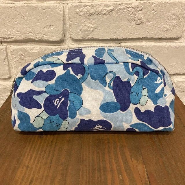 Bape × Kaws BAPE × kaws bendy ABC camo blue pouch a bathing ape NIGO Size ONE SIZE - 2 Thumbnail