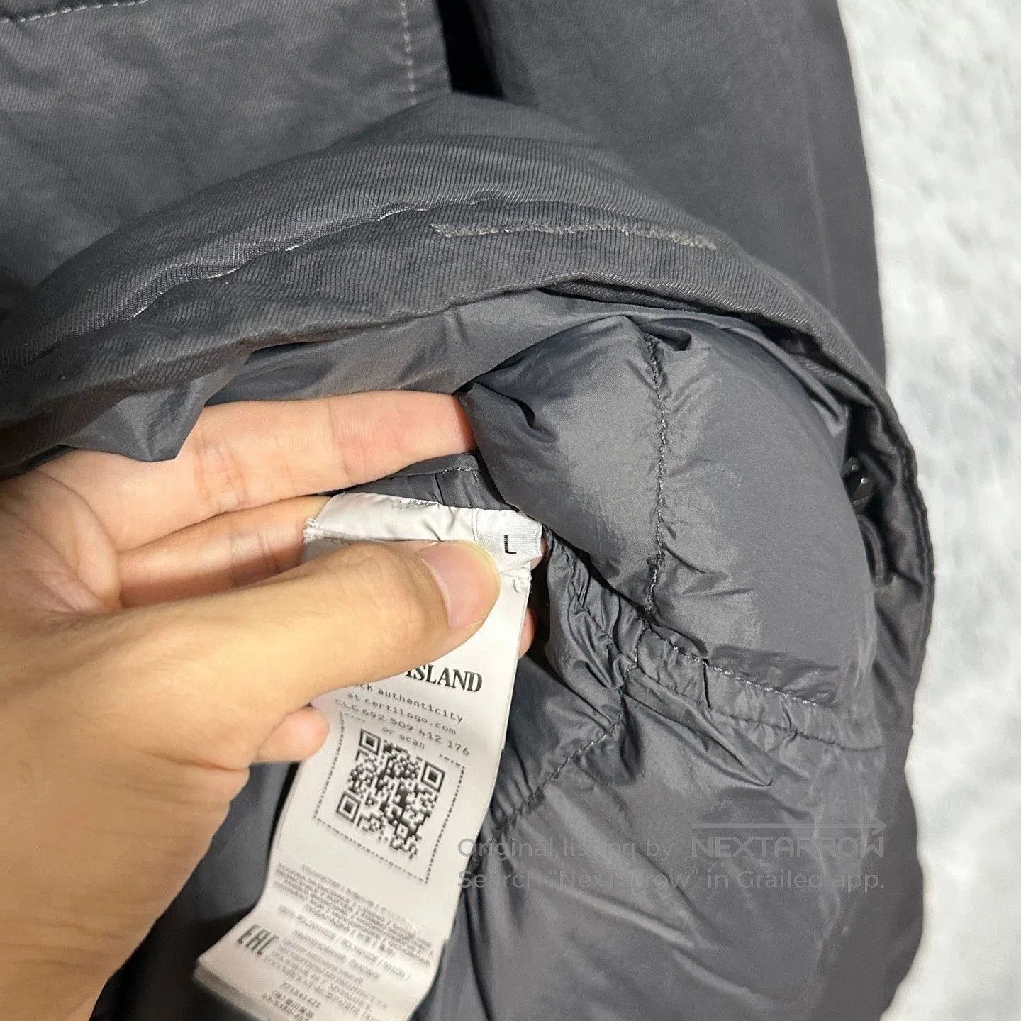 Stone Island stone island hooded down jacket in carbon black. Size US L / EU 52-54 / 3 - 5 Thumbnail