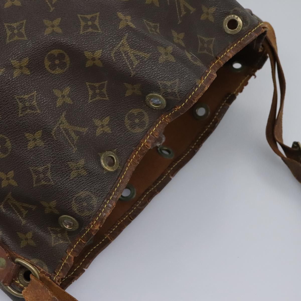 Louis Vuitton LOUIS VUITTON Monogram Noe Shoulder Bag M42224 Size ONE SIZE - 6 Thumbnail