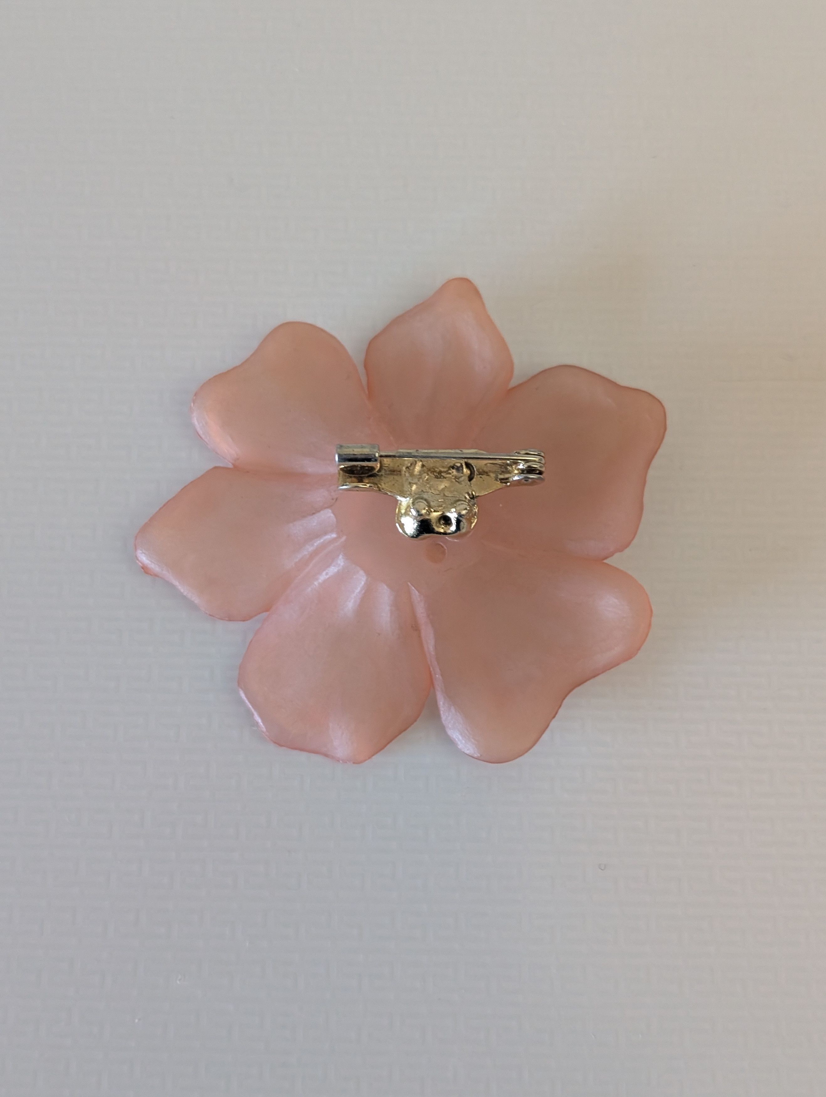 Other Vintage Frosted Pink Resin Flower Brooch Size ONE SIZE - 4 Thumbnail