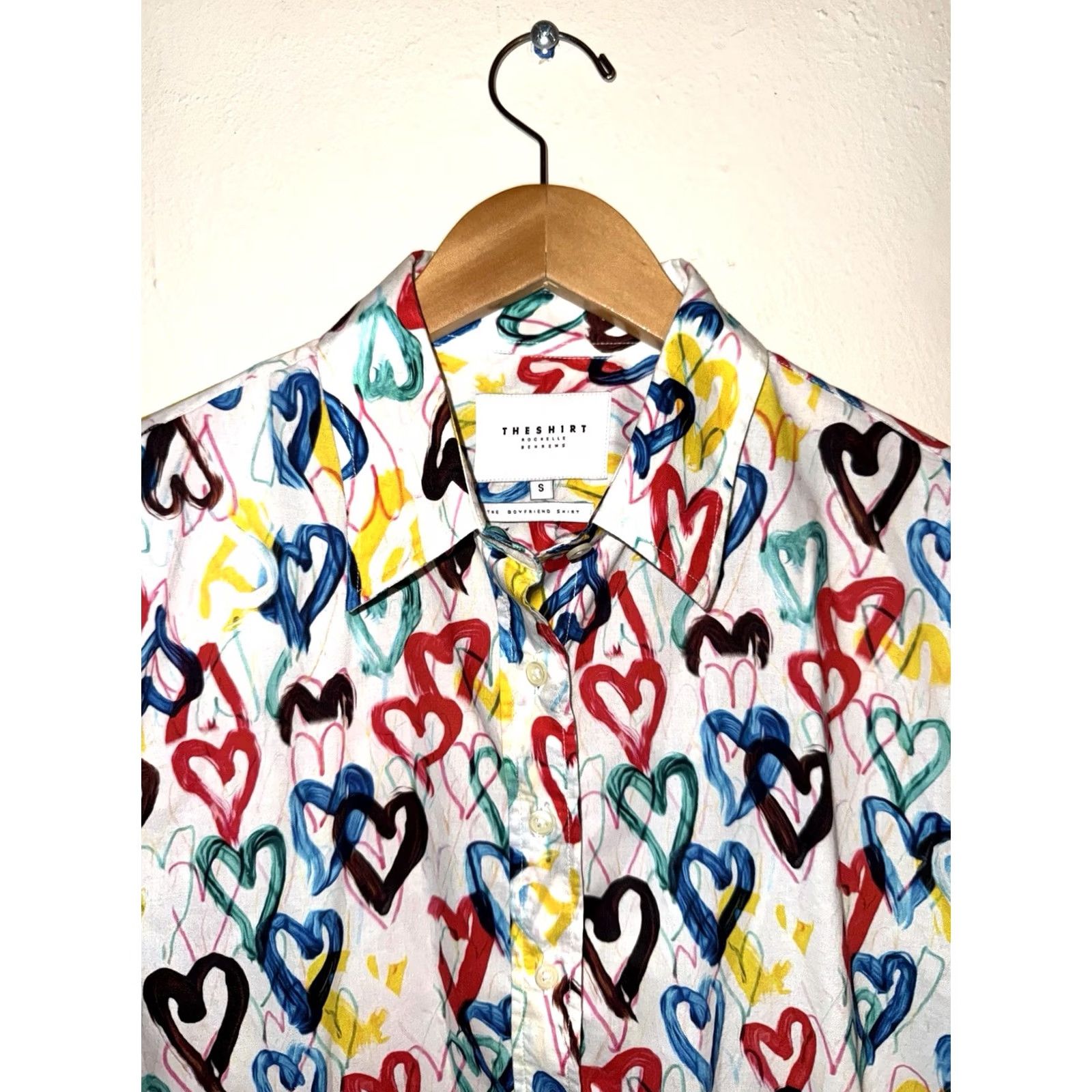 Vintage Rochelle Behrens The Shirt Womens Small Button-Up Hearts Long Sleeve White 100% Cotton Regular Fit Collared Button-Down Shirt Mens Womens Girls Boys Size S / US 4 / IT 40 - 2 Thumbnail