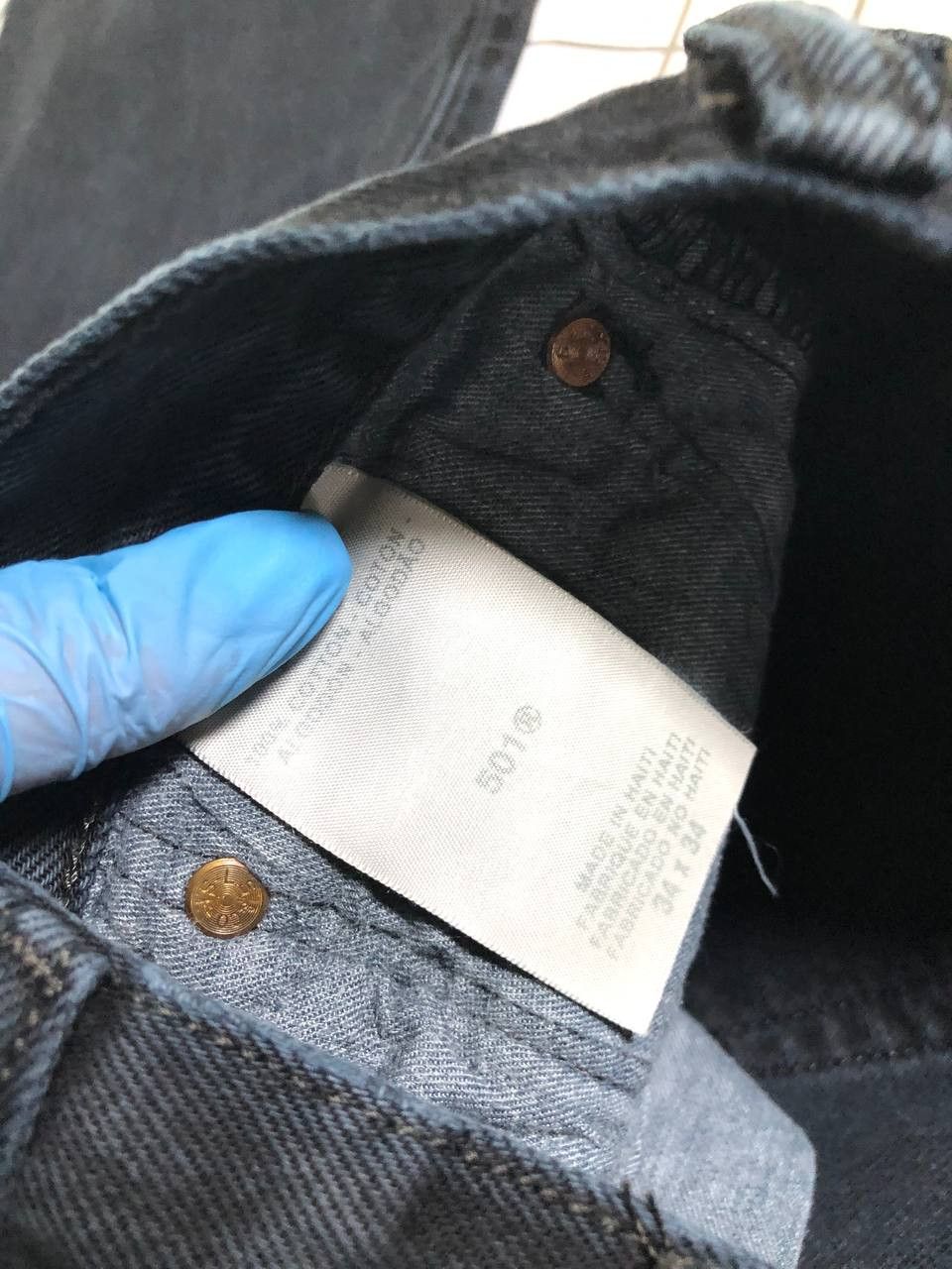 Levi's Vintage 90's Levi’s 501 Loose Fit USA Jeans 34x34 Size US 34 / EU 50 - 14 Thumbnail