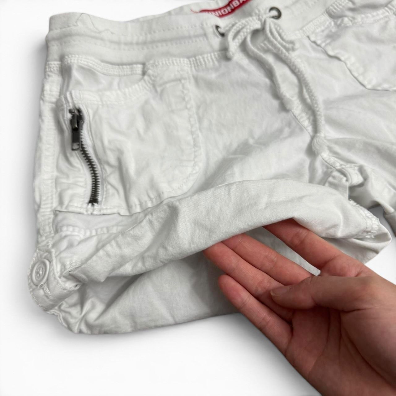UNIONBAY UNIONBAY White Cargo Drawstring Shorts with Zipper Detail Size 28" / US 6 / IT 42 - 3 Thumbnail