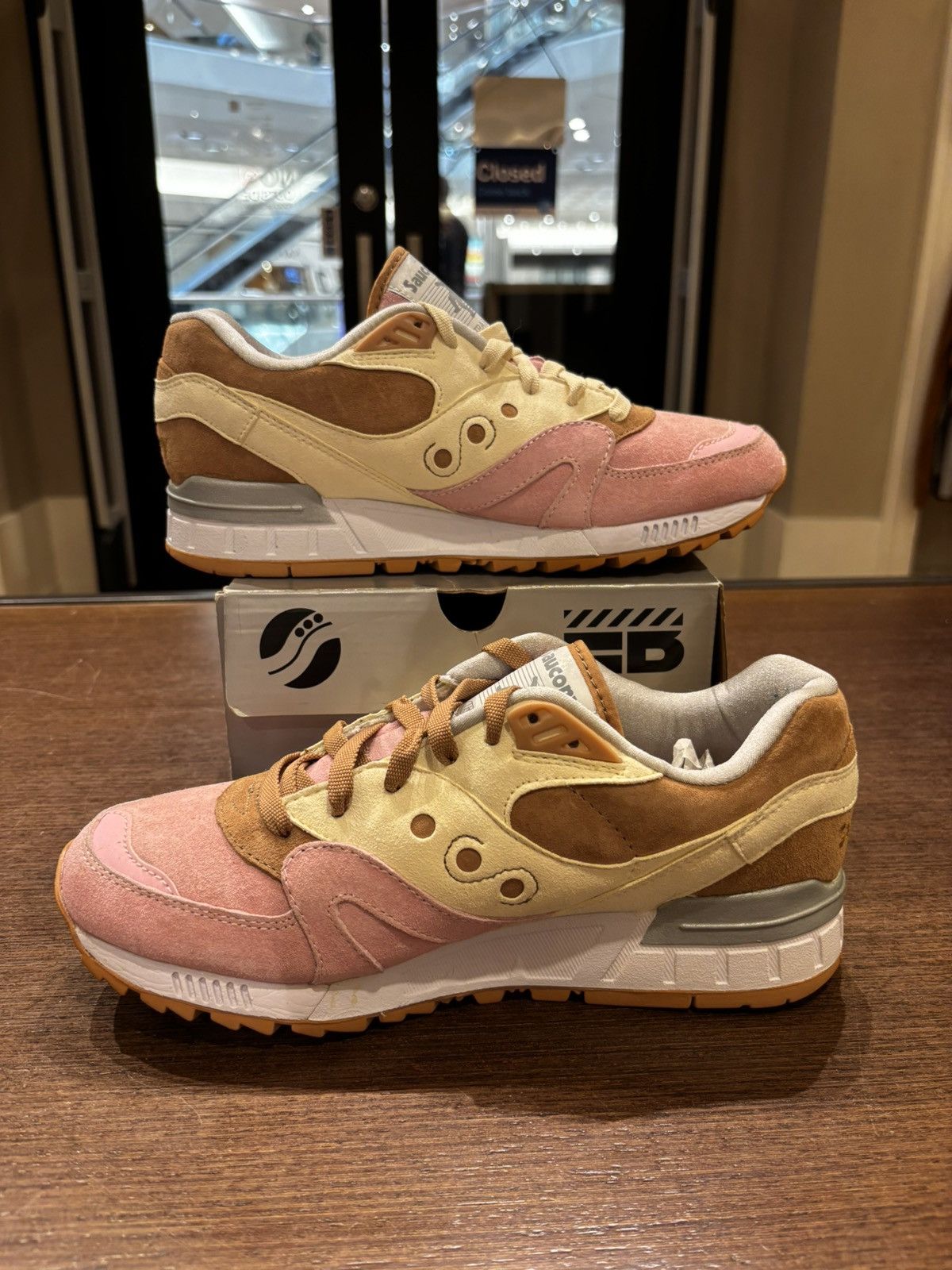 Saucony Saucony Shadow Master ‘Space Shack’ Size US 7.5 / EU 40-41 - 2 Thumbnail