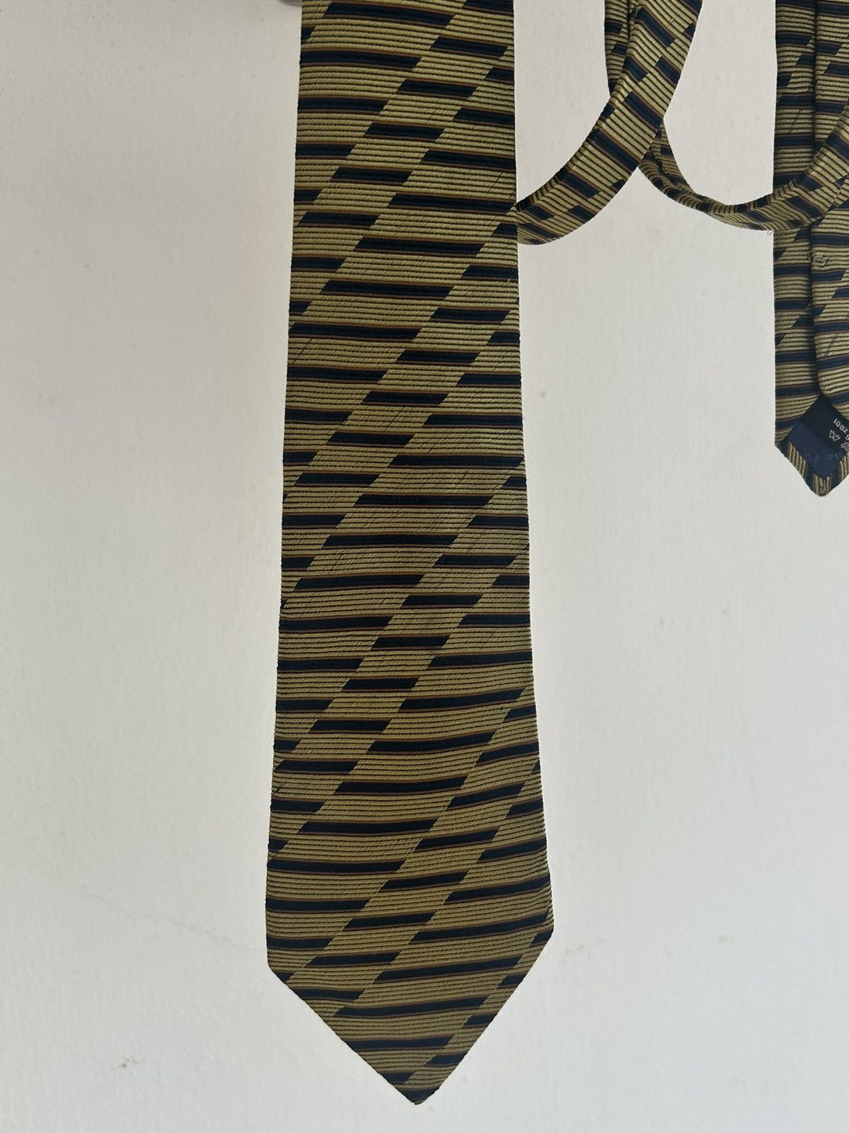 Salvatore Ferragamo Salvatore Ferragamo Vintage Tie Gold Black Size ONE SIZE - 3 Thumbnail