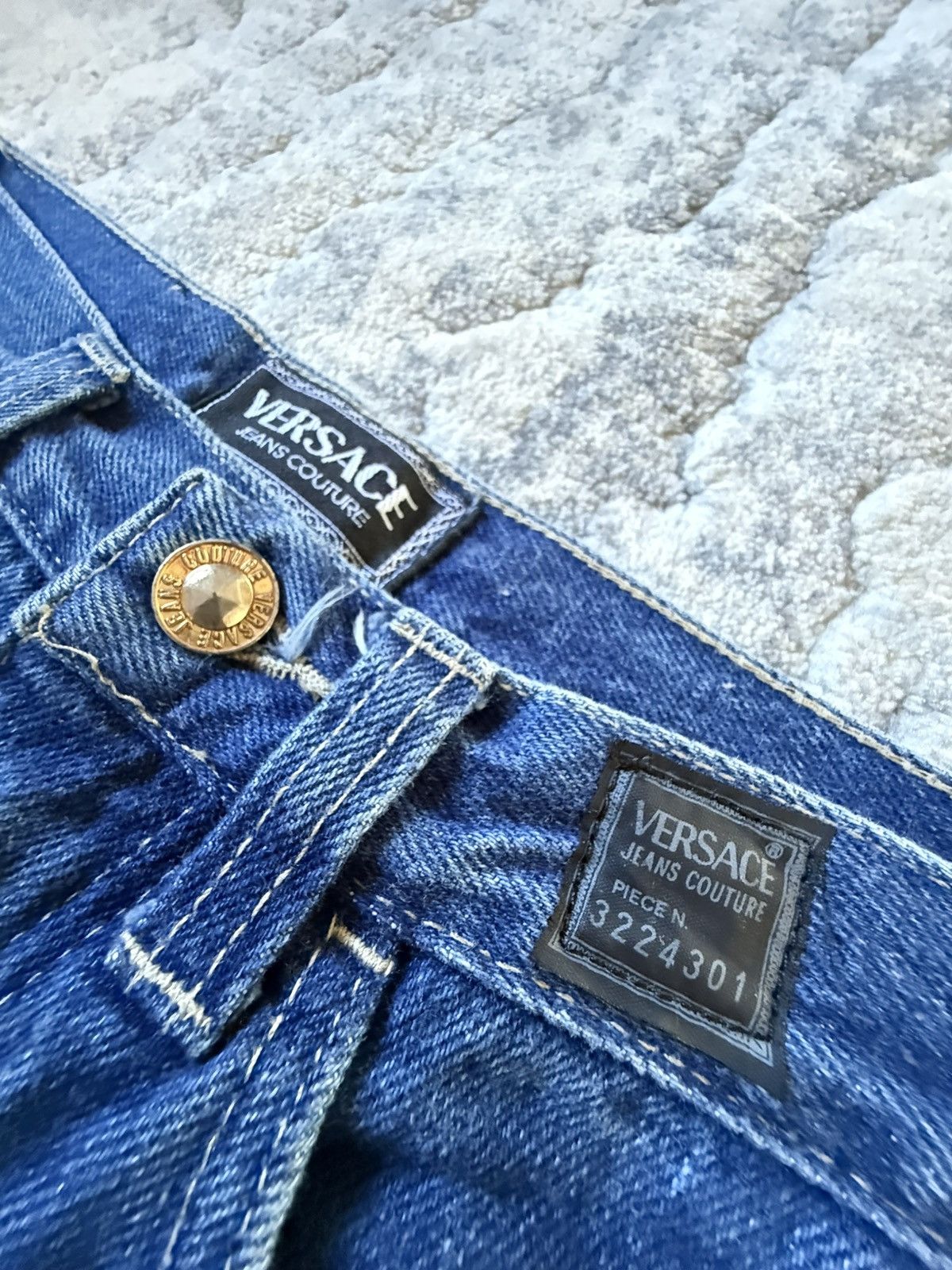Versace Jeans Couture Versace Jeans Couture Carrot Cut Tappered Jeans Deadstock Size US 28 / EU 44 - 22 Thumbnail