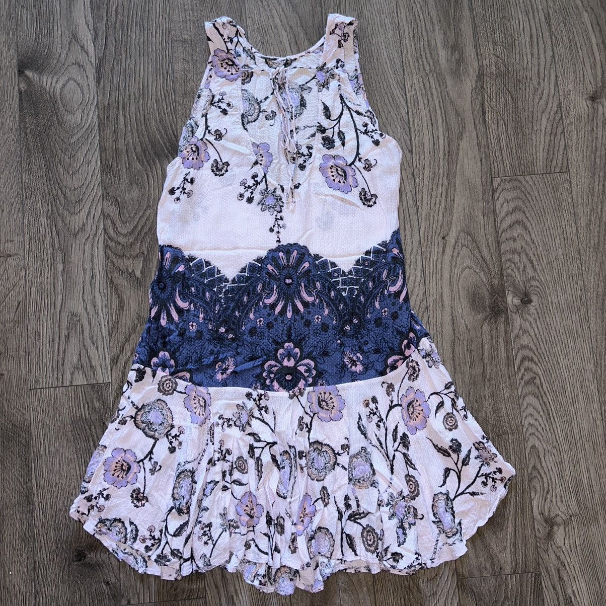 Free People Free People Dobby Dot Flouncy Hem Dress Lavender Size S Size S / US 4 / IT 40 - 2 Thumbnail