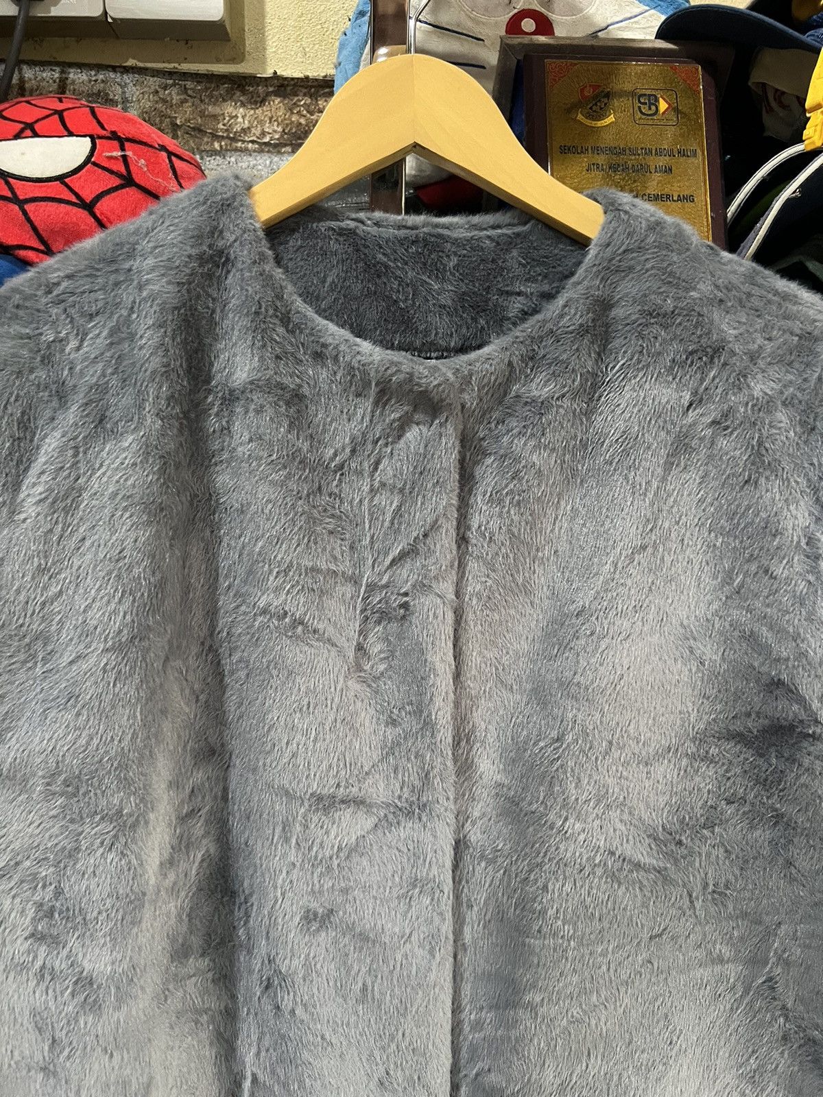 Uniqlo 🔥Uniqlo Faux Fur Button Cardigan Size M / US 6-8 / IT 42-44 - 6 Thumbnail