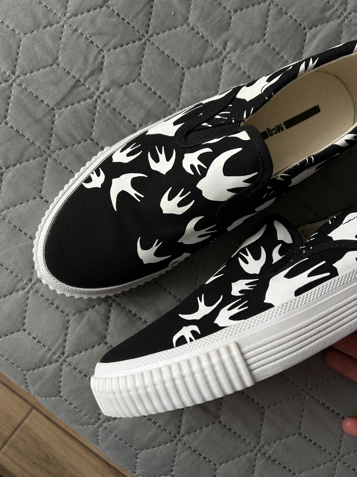 Alexander McQueen Alexander McQueen Black Canvas Slip On Trainers Unisex Size US 8.5 / IT 38.5 - 6 Thumbnail
