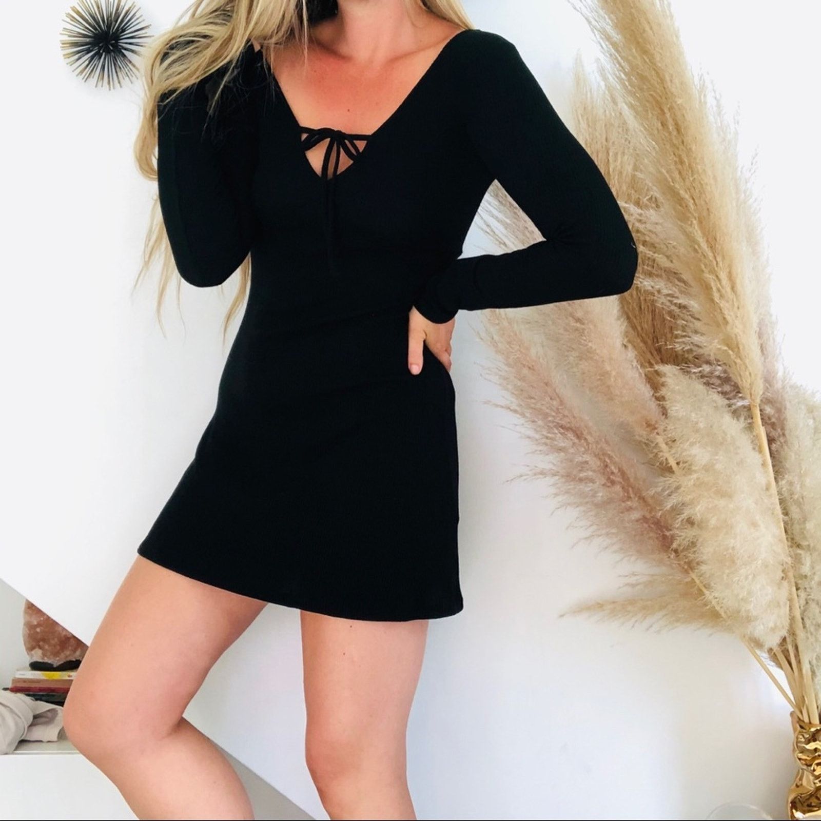 BILLABONG Black LBD Ribbed Long Sleeve Tie VNeck Mini Dress