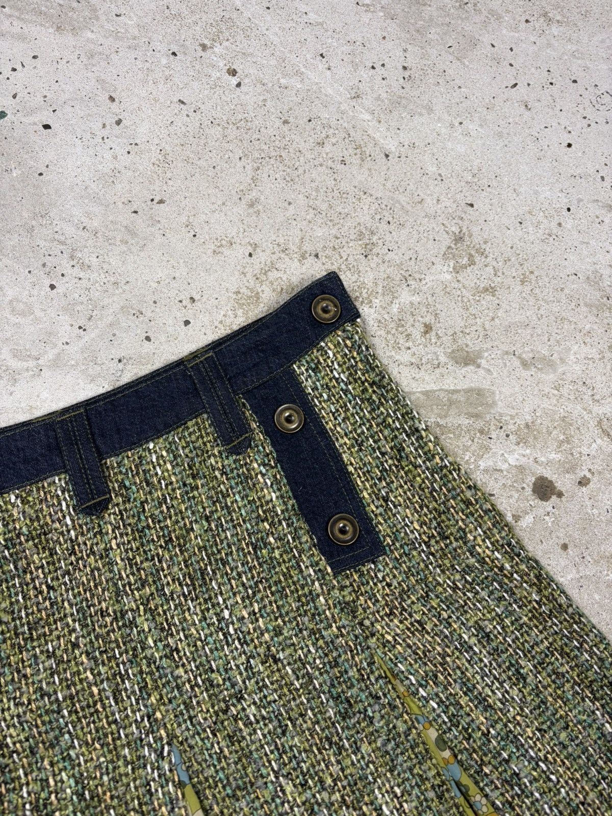 Dolce & Gabbana 2000s Dolce & Gabbana Knitted Mini Skirt Fringe Tweed Size 28" / US 6 / IT 42 - 7 Thumbnail