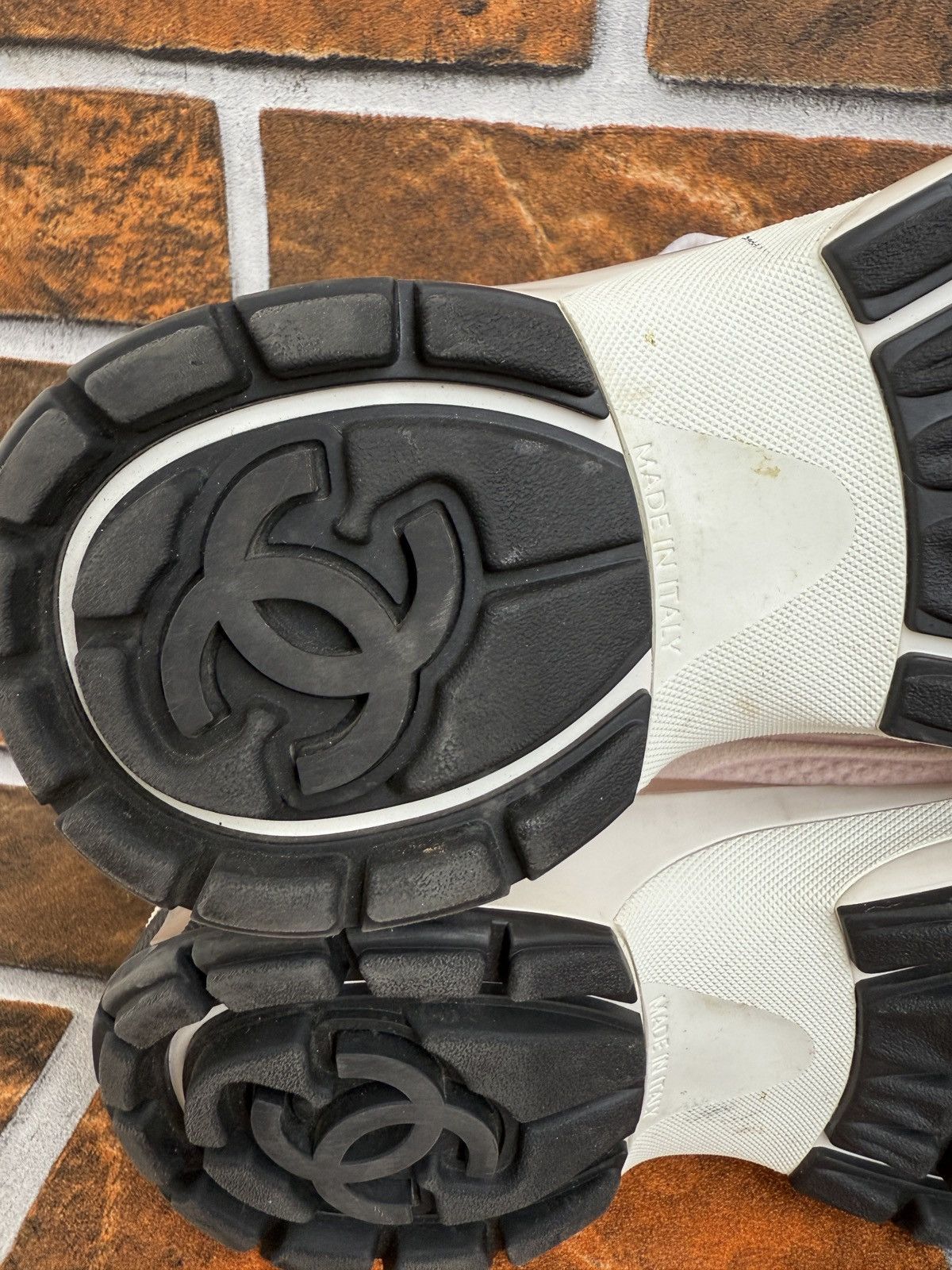 Chanel 🔥CC Logo trainers Size US 7.5 / IT 37.5 - 24 Thumbnail