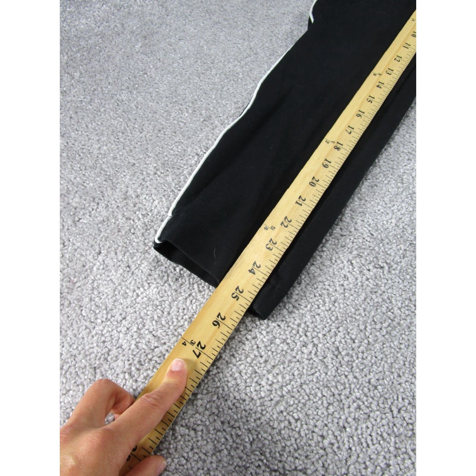 Spanx Spanx Leggings Womens Small Black White Side Stripe Zip Pockets Crop Size 28" / US 6 / IT 42 - 3 Thumbnail
