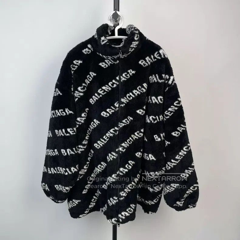 Balenciaga Balenciaga Full Logo Teddy Coat Size XXS / US 00 / IT 34 - 1 Thumbnail