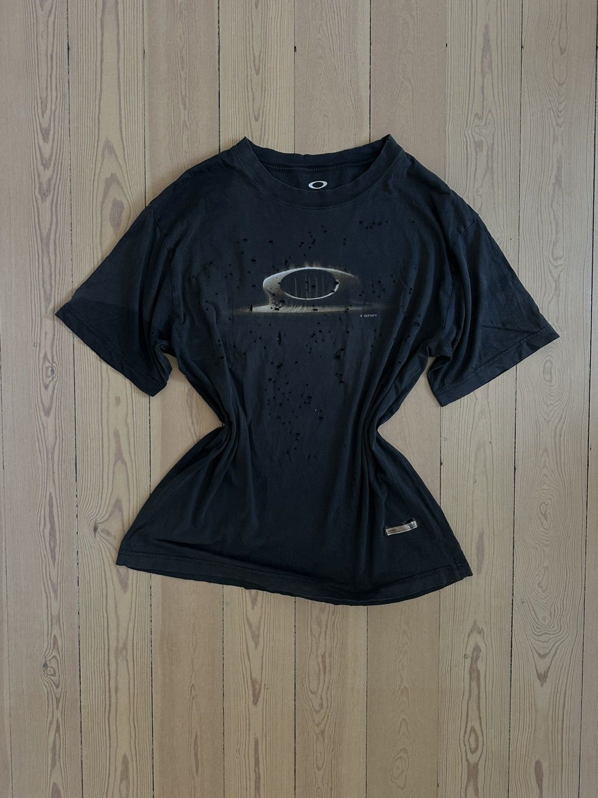 トップス oakley satisfy oakley MothTech T-shirt Oakley MothTech™ Tee x Satisfy - Aged Black | Oakley® US