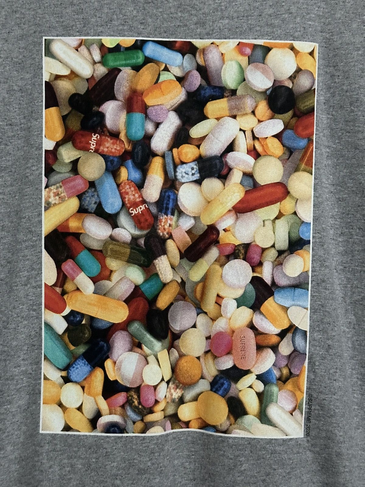 Supreme Supreme Pills Tee Size US XL / EU 56 / 4 - 2 Thumbnail