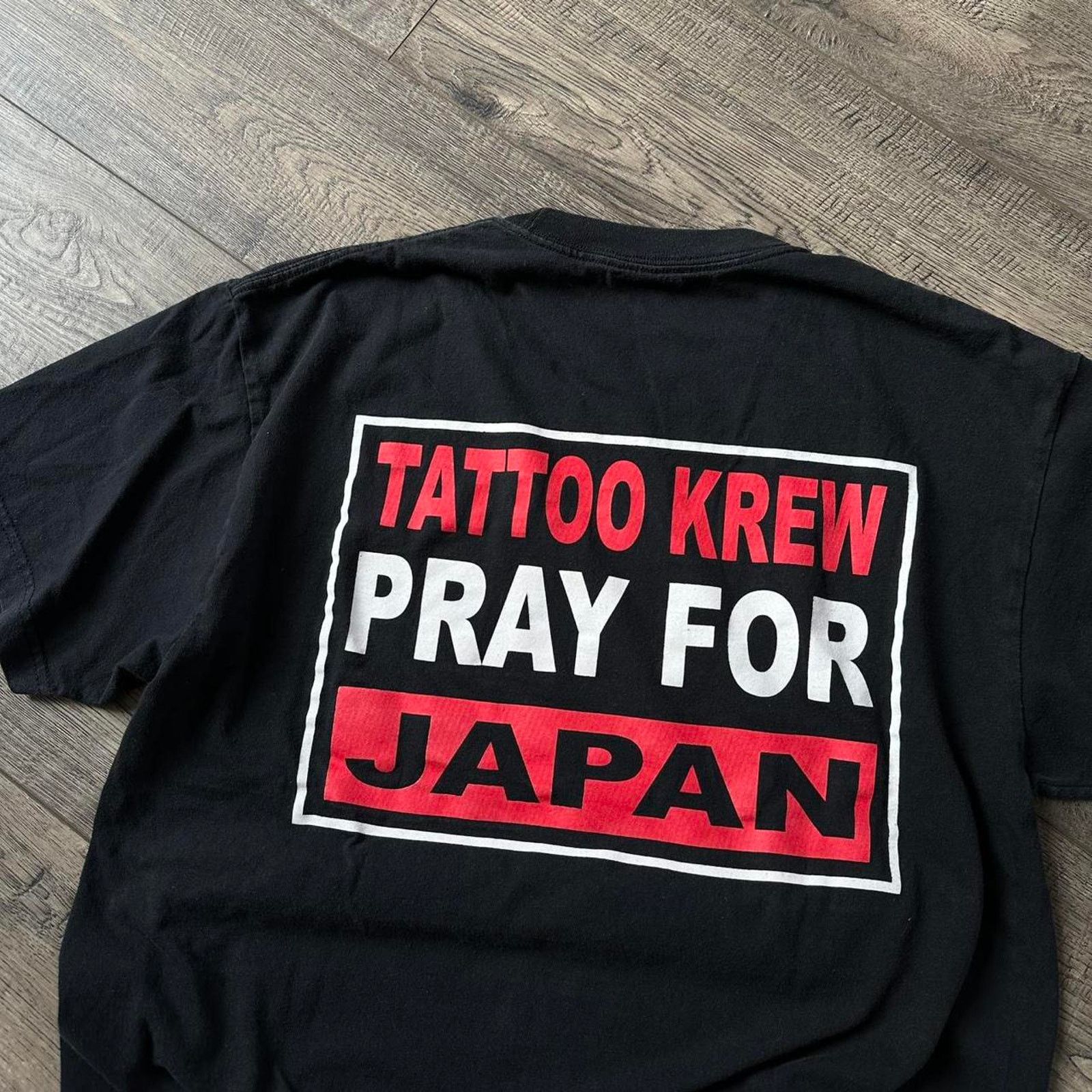 Vintage Vintage 00s Black Cotton Tattoo Empire Pray For Japan Shirt Size US L / EU 52-54 / 3 - 5 Thumbnail