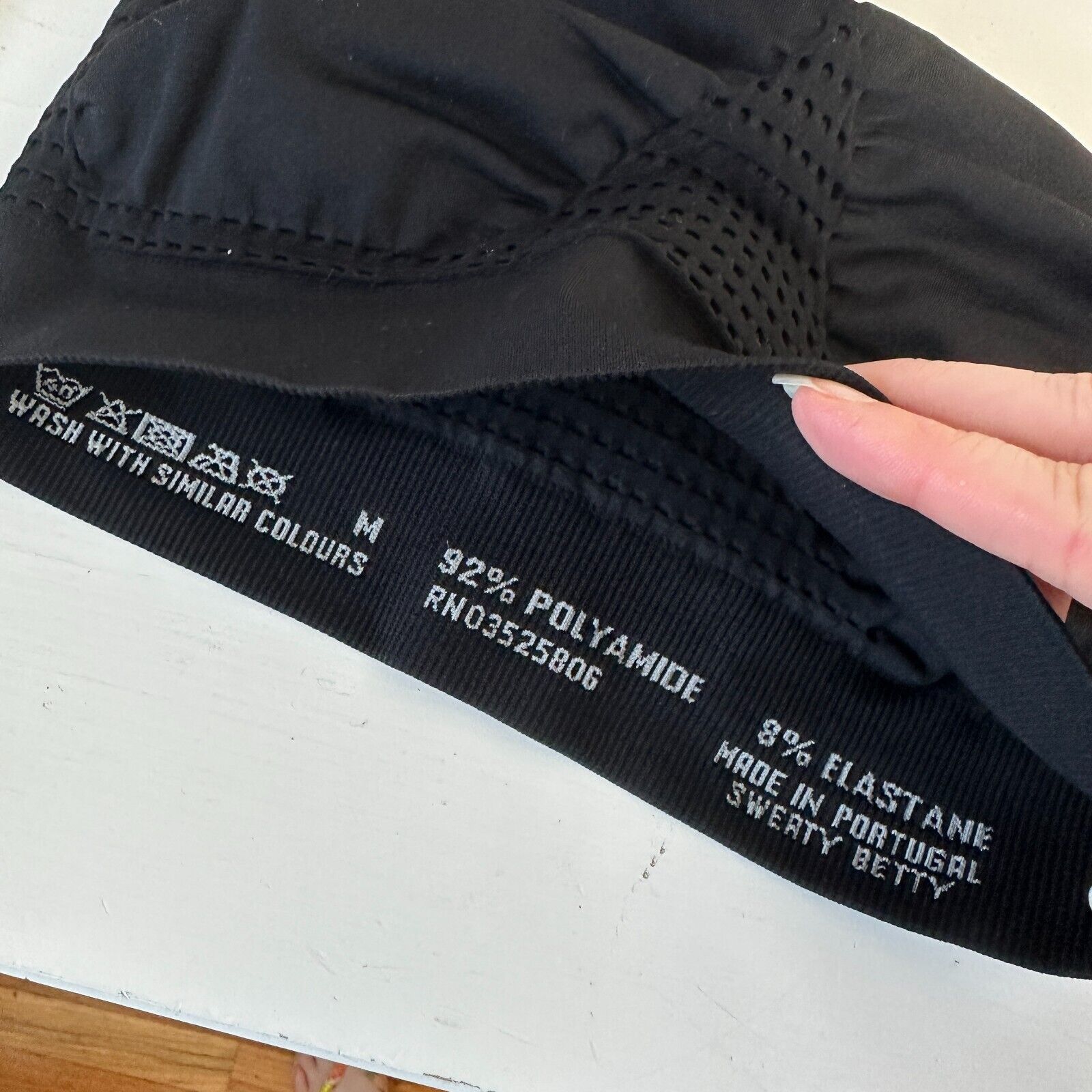 Sweaty Betty Sweaty Betty Black High Neck Sports Bra Wicking Racerback M Size M / US 6-8 / IT 42-44 - 7 Thumbnail