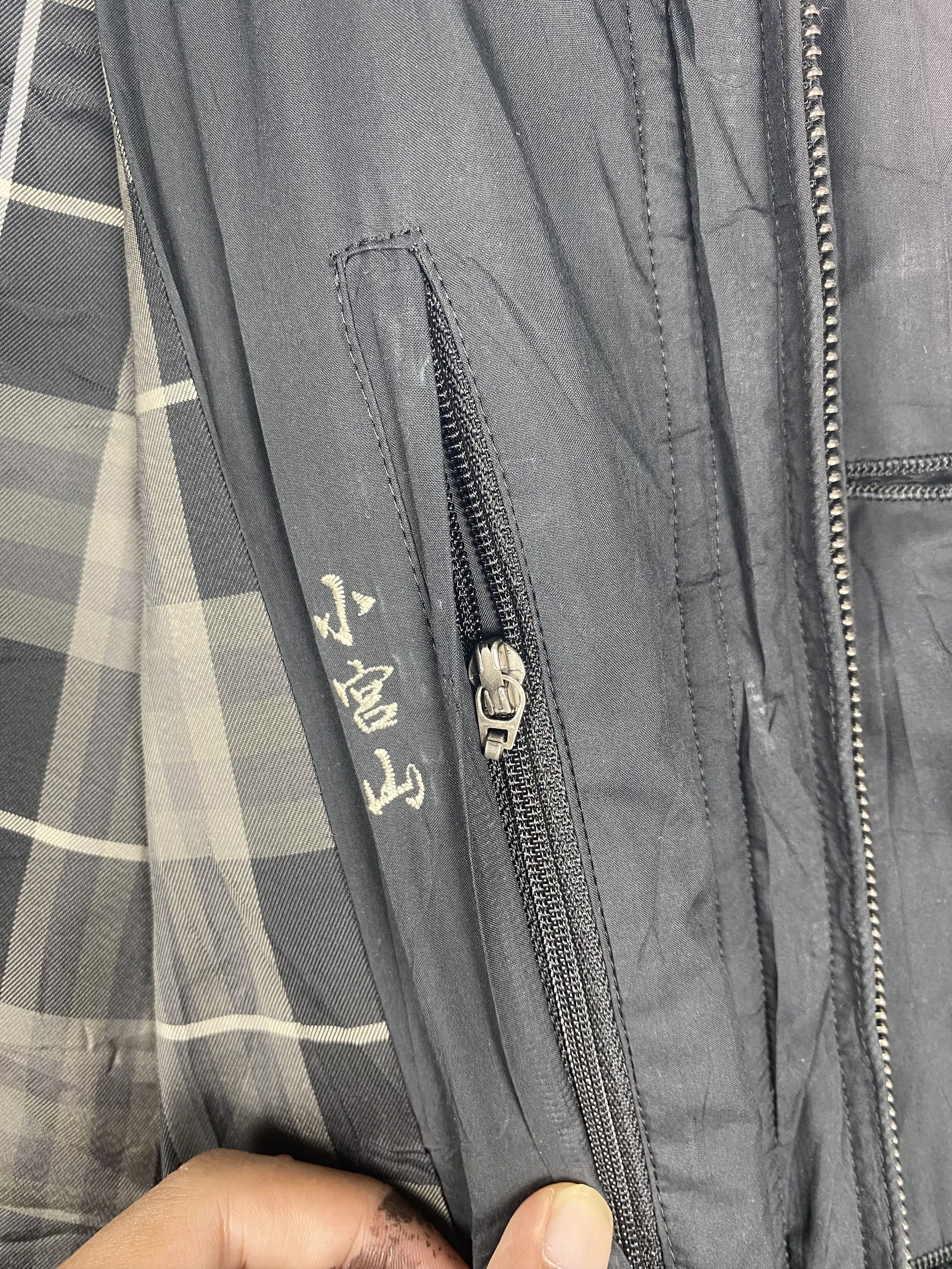 Burberry Vintage Burberry London Zip Up Long Jacket Size US M / EU 48-50 / 2 - 9 Thumbnail