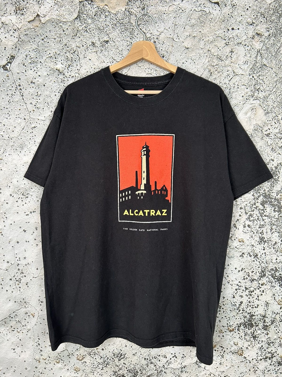 Other Vintage Alcatraz Graphic Tee Streetwear Retro Hype Size US L / EU 52-54 / 3 - 1 Thumbnail