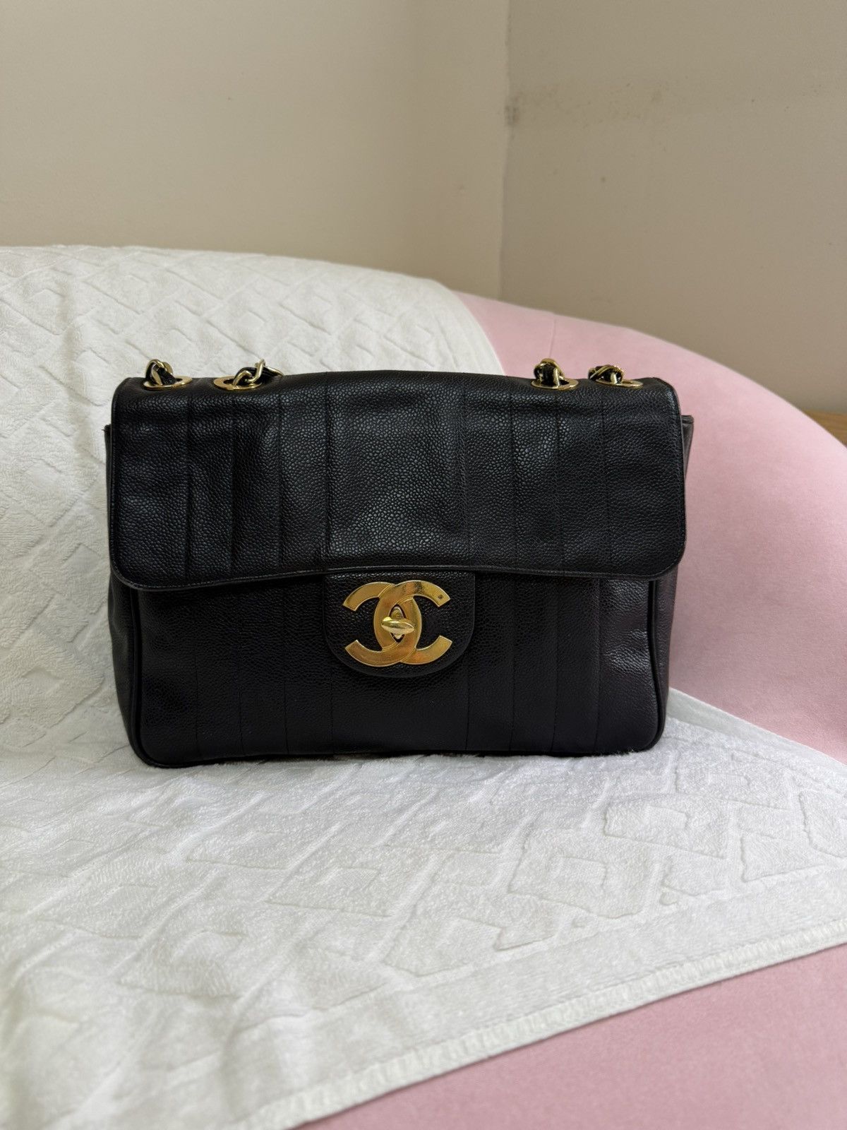Chanel JUMBO MADEMOISELLE SINGLE FLAP GHW VERTICAL QUILTED CAVIAR Size ONE SIZE - 1 Thumbnail