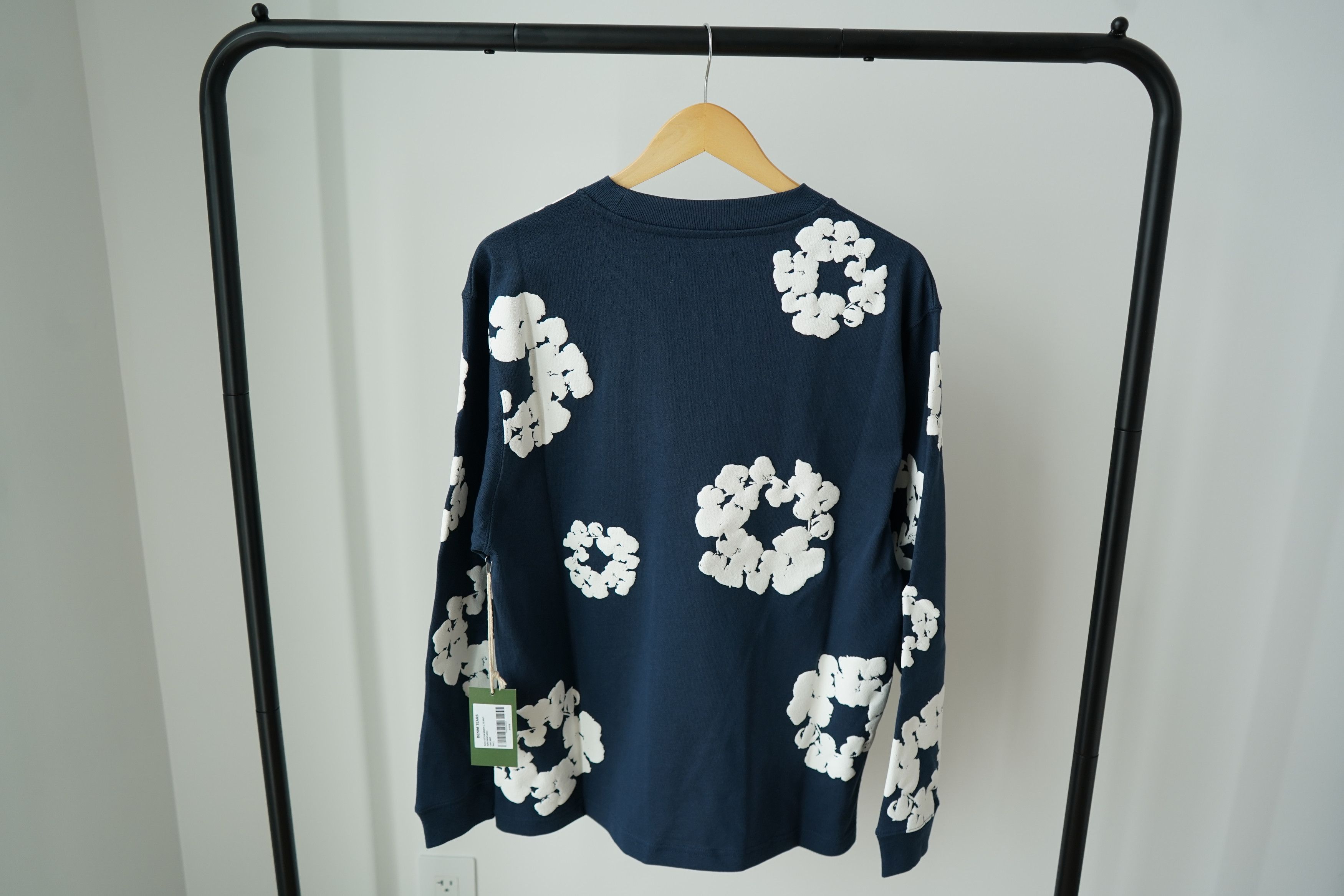 DENIM TEARS Denim Tears Long-Sleeve Wreath Tee Navy S | Grailed