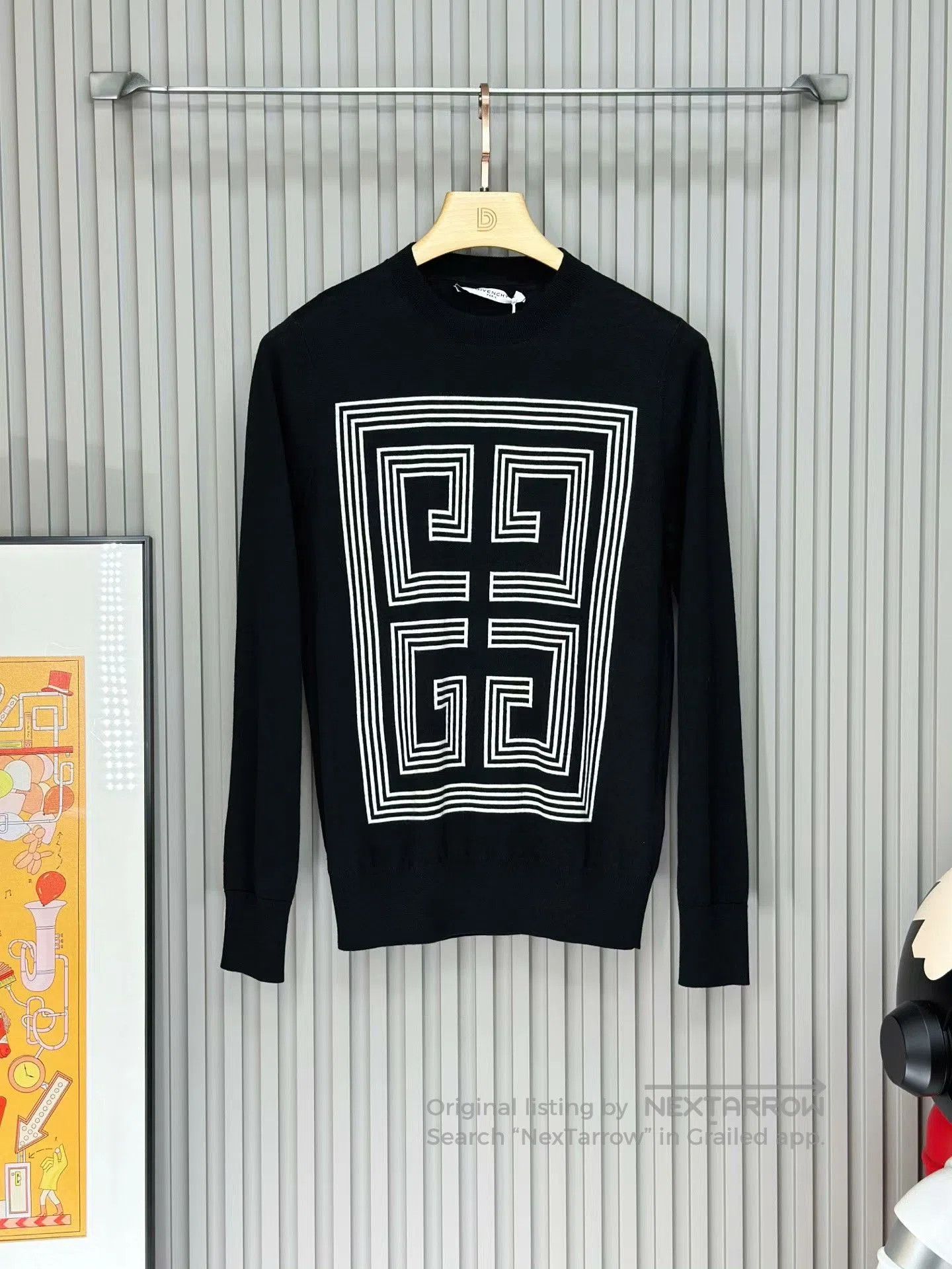 Givenchy Givenchy Black Casual Round Neck Wool Sweater. Size M / US 6-8 / IT 42-44 - 1 Thumbnail