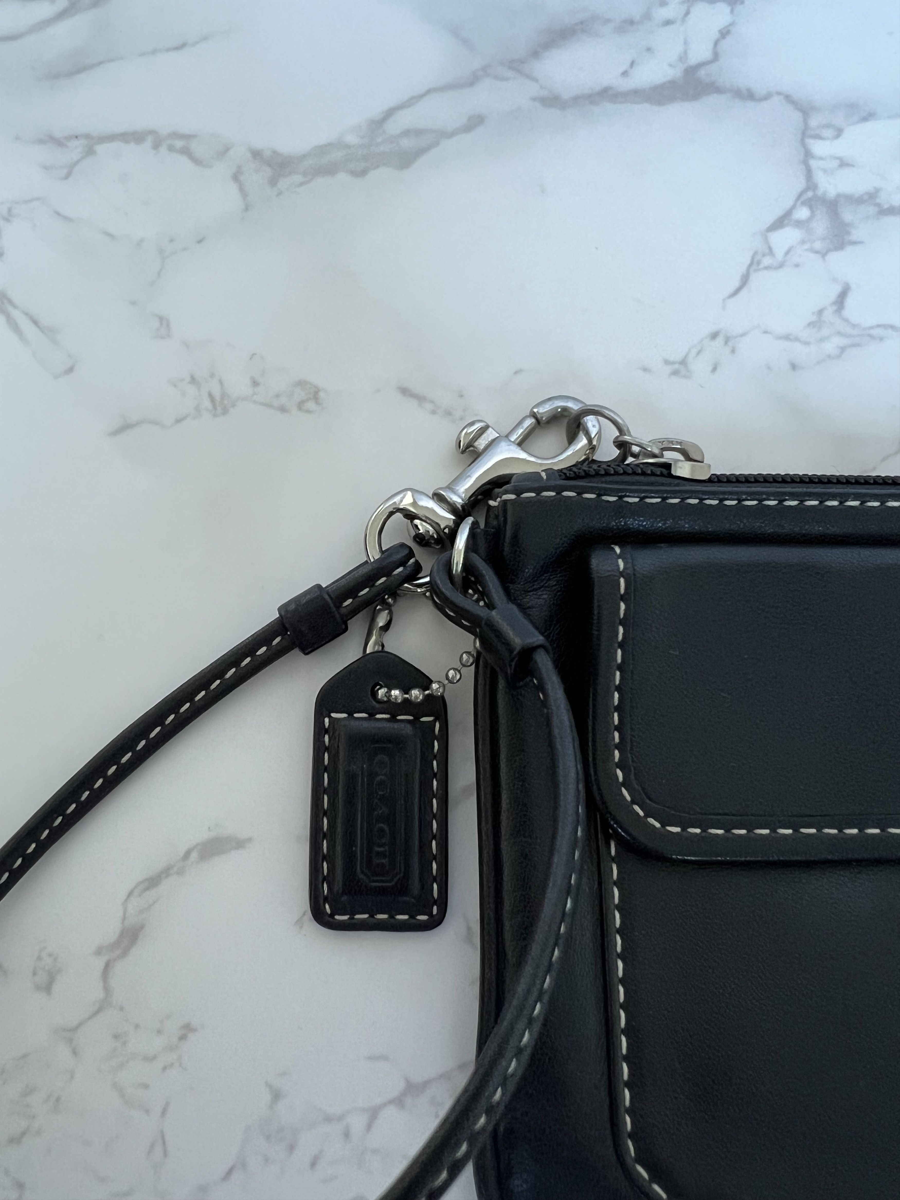Coach Coach Black Leather Wristlet - NWT Size ONE SIZE - 7 Thumbnail