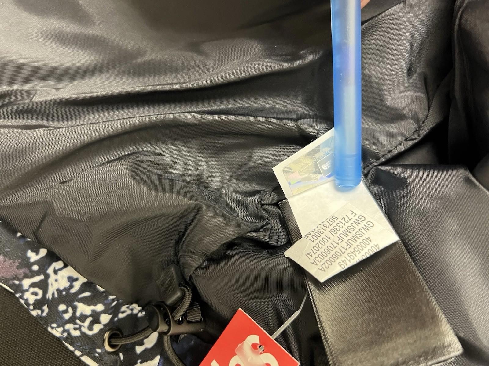 Supreme FW17 Supreme The North Face Mountain Light Jacket Blue L Size US L / EU 52-54 / 3 - 11 Thumbnail