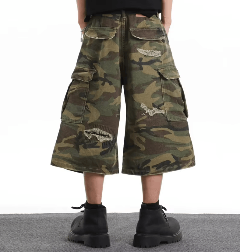 Japanese Brand Distressed Camo 3/4 Utility Shorts Size US 32 / EU 48 - 3 Thumbnail