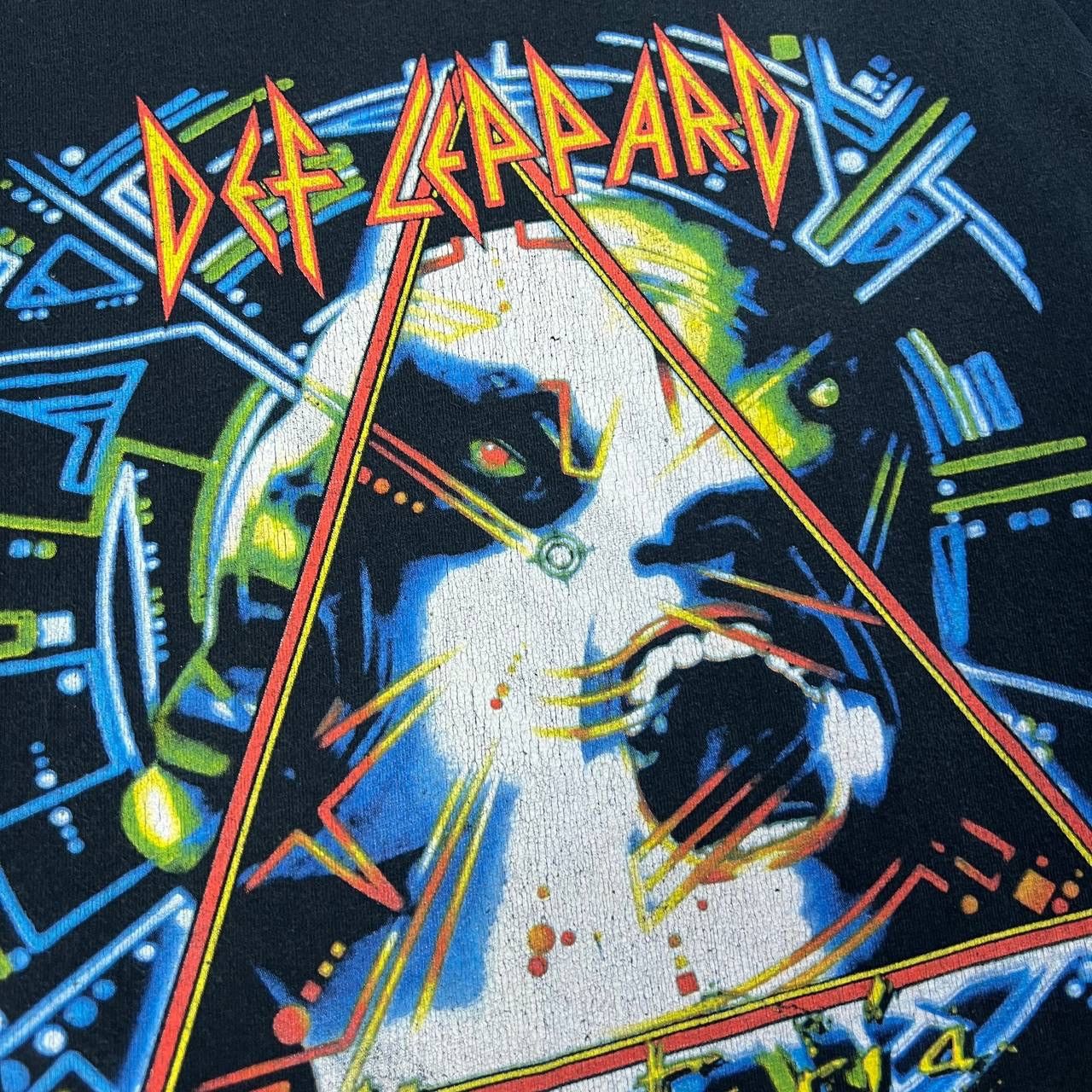 Def Leppard Def Leppard Vintage Y2K Big Logo Rock Band T-Shirt 1TS54 Size US XL / EU 56 / 4 - 4 Thumbnail